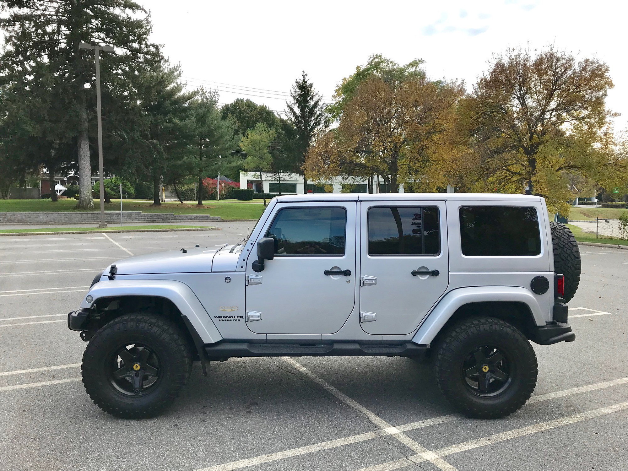 2011 Jeep Wrangler - NY: 2011 JKU Sahara + AEV modifications - Bright Silver Metallic - Used - VIN 1J4HA5H18BL579275 - White Plains, NY 10601, United States