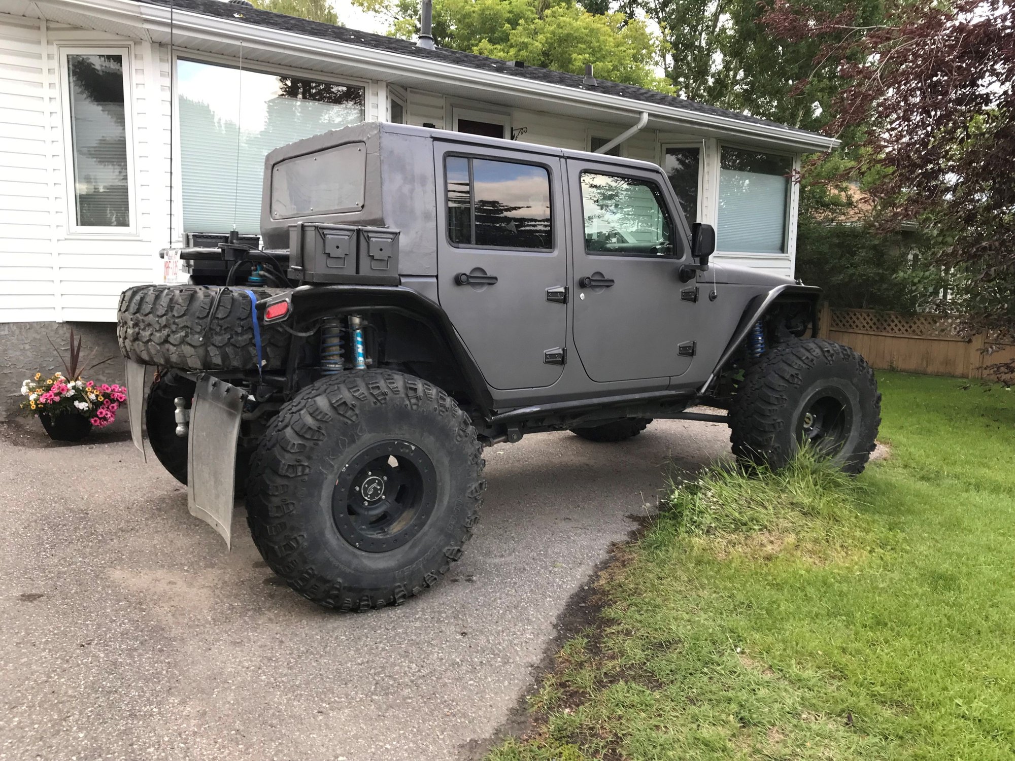 2007 Jeep Wrangler - UNIQUE JKU/JK "Gladiator" short bed: Backhalfed, Hemi, One Tons, King Coilover, Irok, - Used - VIN 1J4GA591X7L127104 - 40,000 Miles - 8 cyl - 4WD - Automatic - SUV - Gray - Missoula, MT 59808, United States