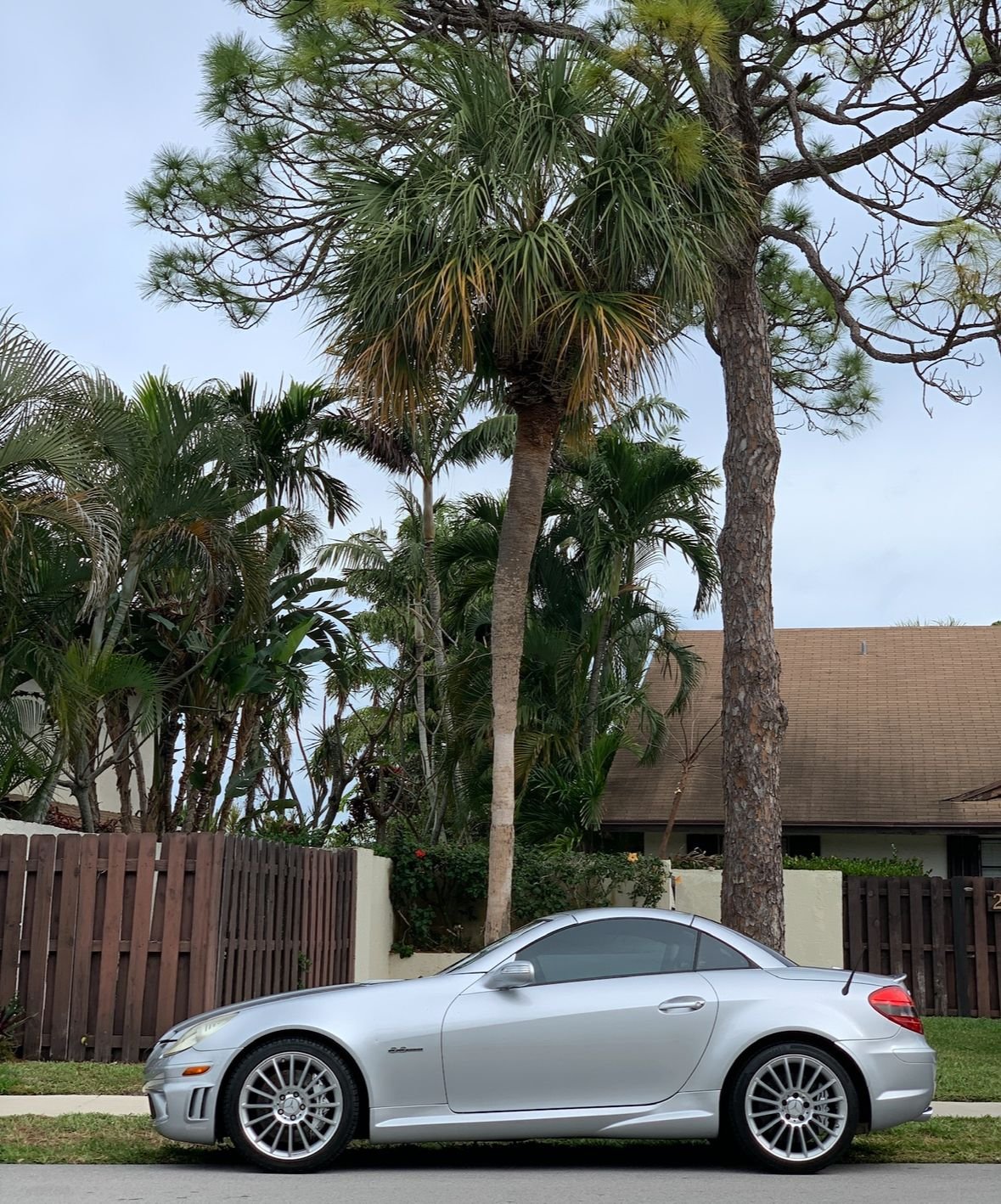 2007 Mercedes-Benz SLK55 AMG - FL: 07 Mercedes SLK55 - Used - VIN WDBWK73F37F139851 - 90,000 Miles - 8 cyl - 2WD - Automatic - Convertible - Silver - Delray, FL 33445, United States