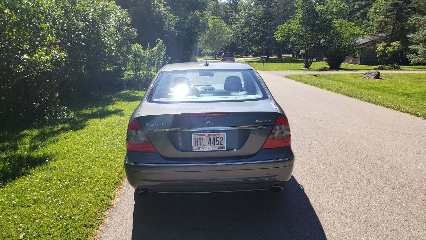 2009 Mercedes-Benz E550 - Super Clean, Low Mileage E550 4MATIC Sedan Grey on Grey - Used - VIN WDBUF90X49B433466 - 90,750 Miles - 8 cyl - AWD - Automatic - Sedan - Gray - Greene County, OH 45387, United States