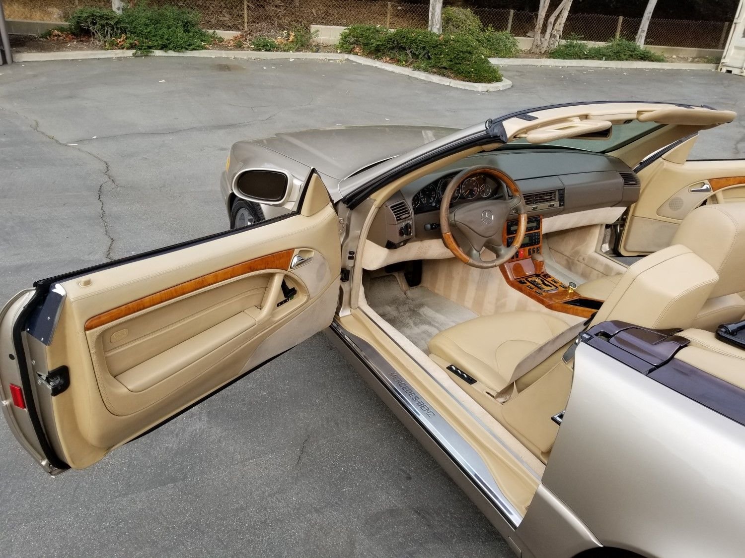 2000 Mercedes-Benz SL600 - 2000 Mercedes Benz SL600 V12 Convertible - Used - VIN WDBFA76F5YF192115 - 94,200 Miles - 12 cyl - 2WD - Automatic - Convertible - Gold - San Dimas, CA 91773, United States