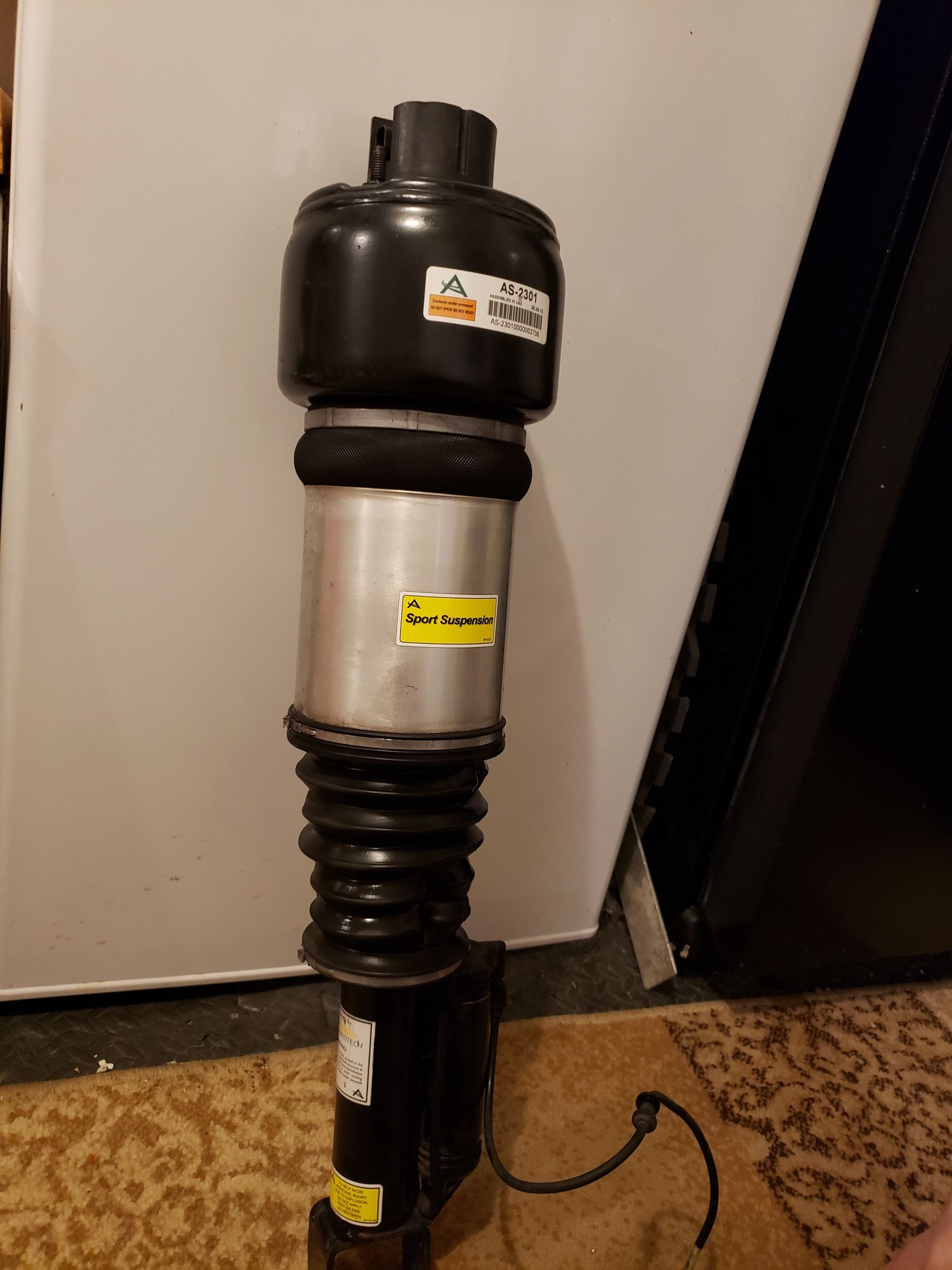 Steering/Suspension - E55 amg front air strutt arnott - Used - 2003 to 2006 Mercedes-Benz E55 AMG - Portland, OR 97233, United States