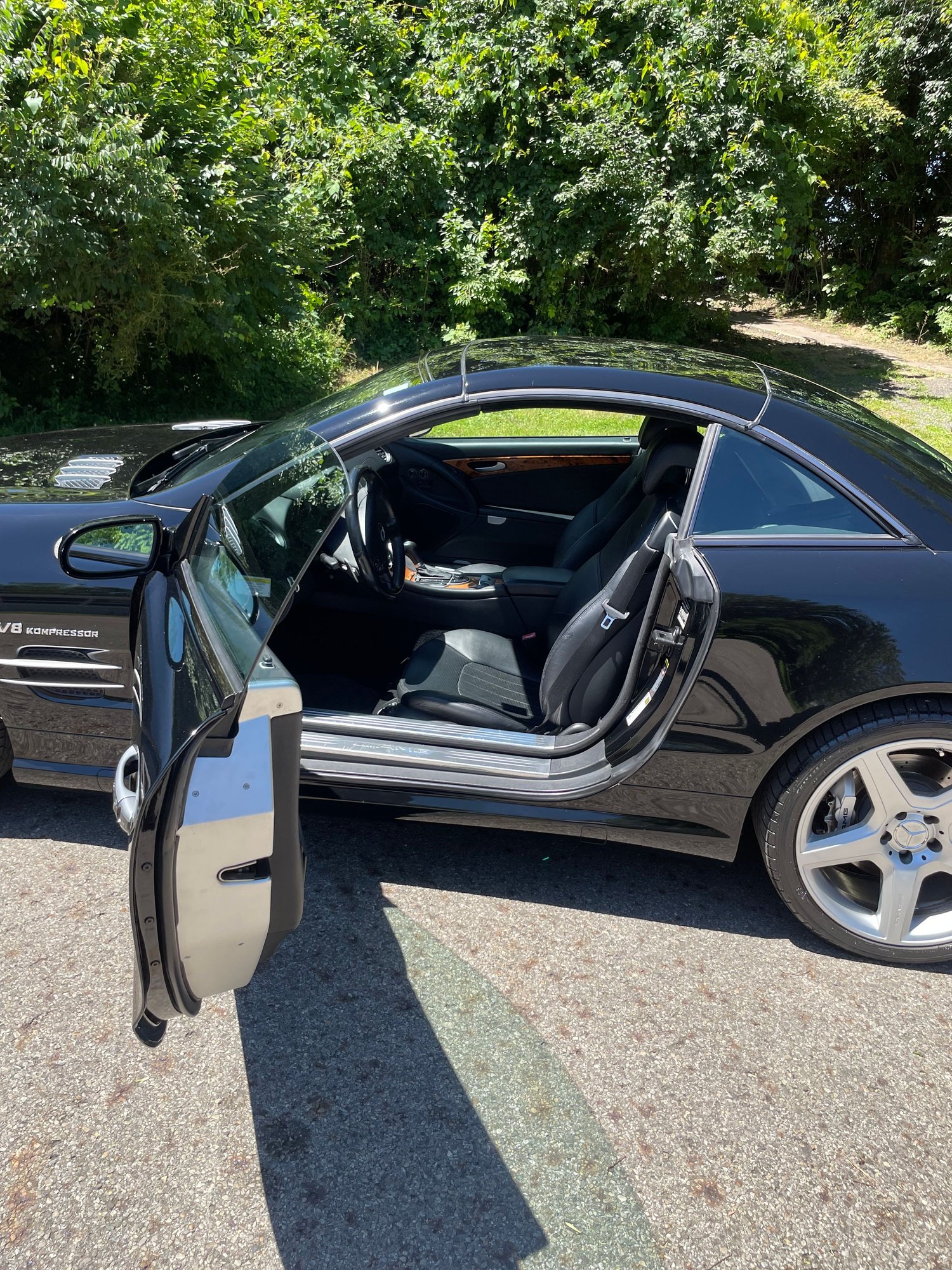 2007 Mercedes-Benz SL55 AMG - 2007 MERCEDES AMG SL55 $25K - Used - VIN WDBSK72F77F125175 - 93,727 Miles - 8 cyl - 2WD - Automatic - Convertible - Black - Columbus, OH 43219, United States