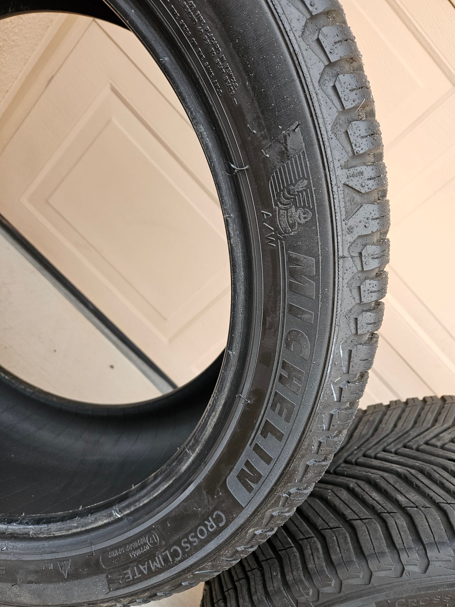 Wheels and Tires/Axles - Ditch the RUNFLATS! For Sale Michelin Crosscountry2 (2) 285/40 R20 & (2) 255/45R20 - Used - 0  All Models - Tucson, AZ 85750, United States