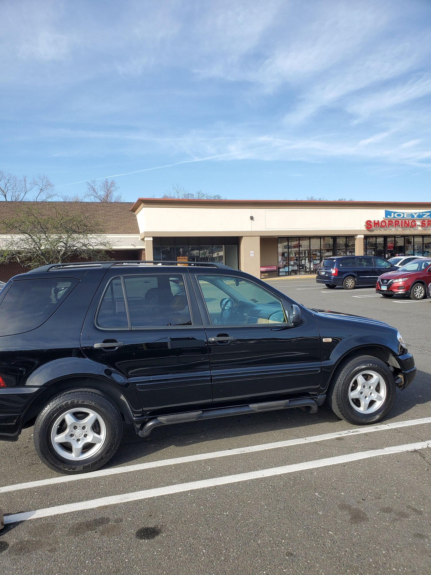 1999 Mercedes-Benz ML320 - ML320 Well kept real treasure! - Used - VIN 4JGAB54E4XA115007 - 234,000 Miles - 6 cyl - AWD - Automatic - SUV - Black - Voorhees, NJ 08043, United States