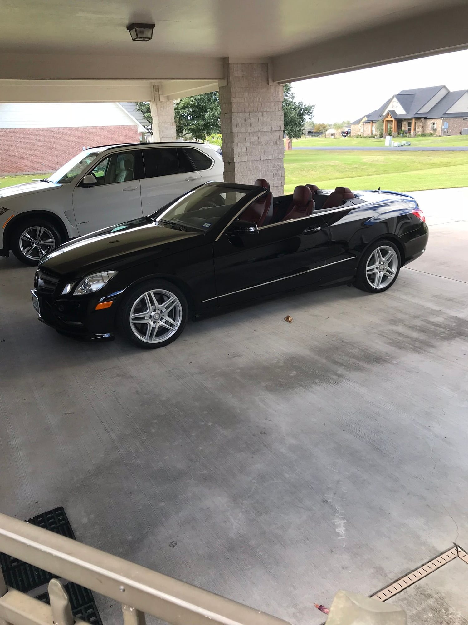 2013 Mercedes-Benz E550 - 2013 E550 Cabriolet - Used - VIN WDDKK7DF8DF188849 - 22,300 Miles - 8 cyl - 2WD - Automatic - Convertible - Black - Houston, TX 77517, United States