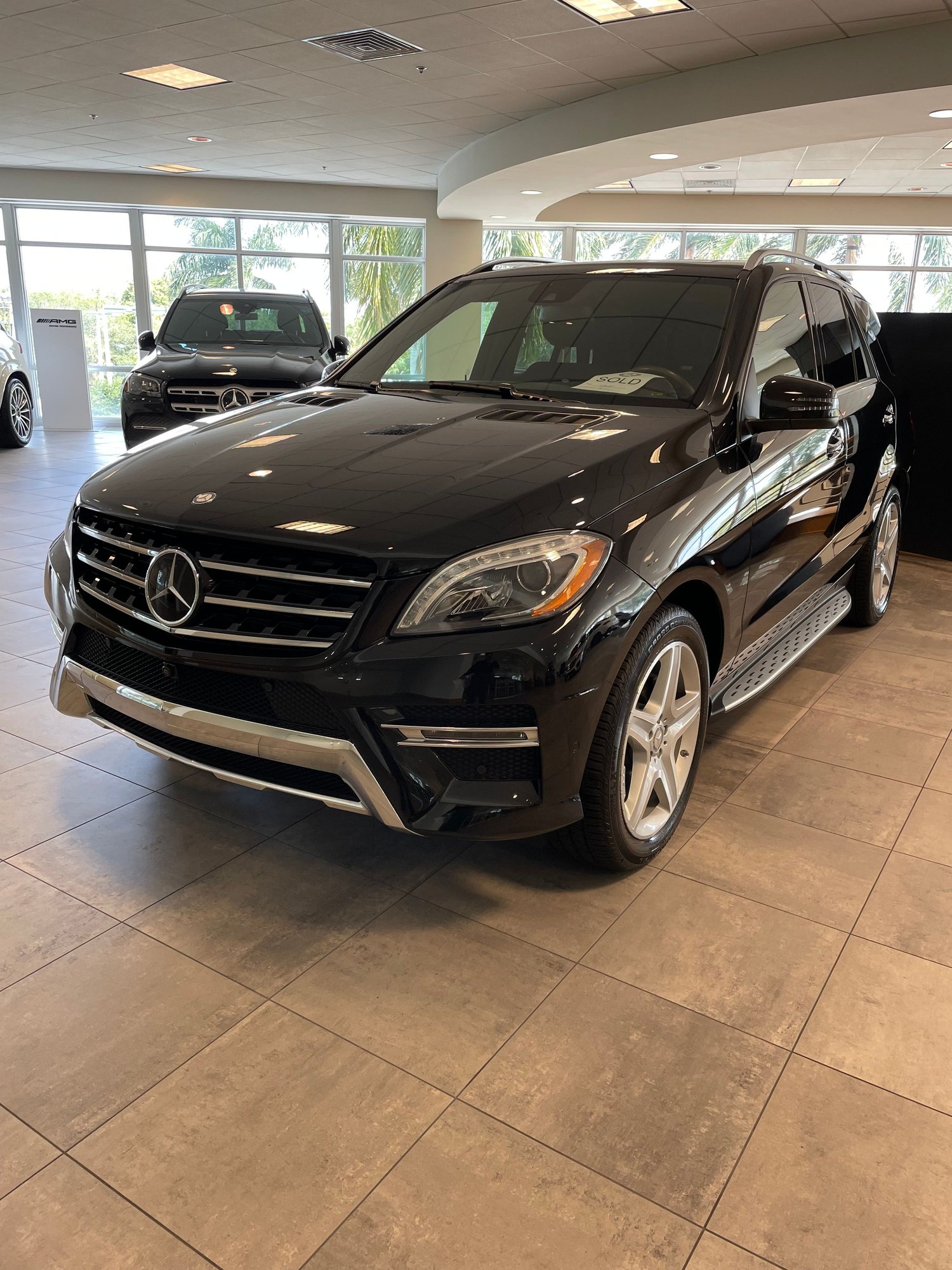 2015 Mercedes-Benz ML350 - Loaded 2015 ML350 4matic - Used - VIN 4JGDA5HB0FA480153 - 41,300 Miles - 6 cyl - AWD - Automatic - SUV - Black - Cranberry Township, PA 16066, United States