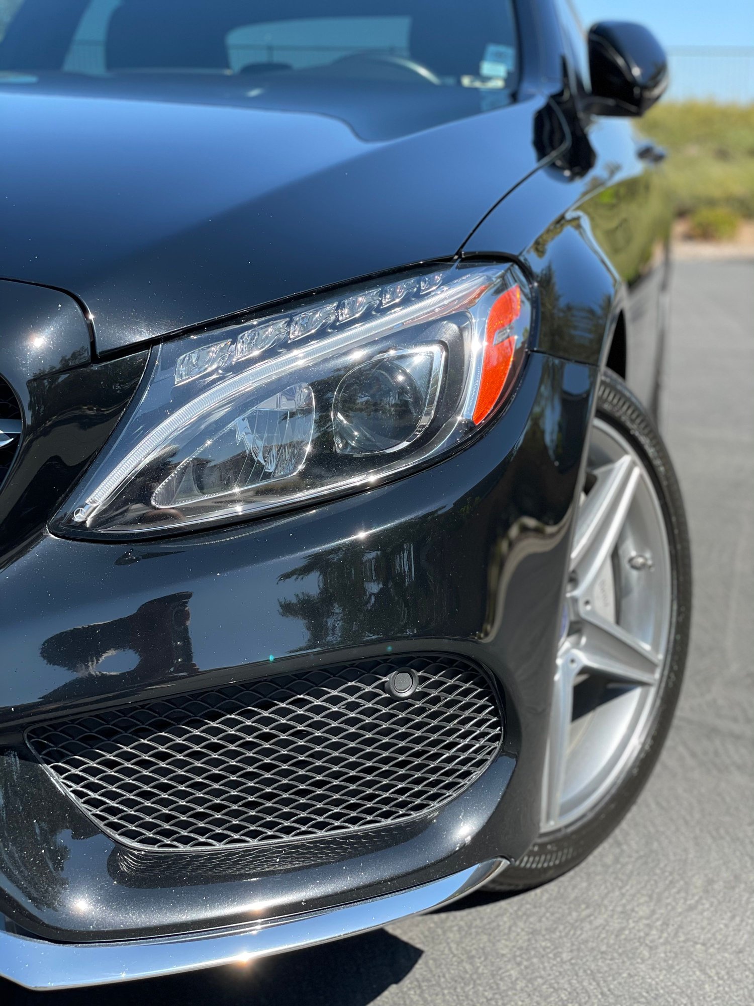 2015 Mercedes-Benz C400 - 2015 Mercedes Benz C400 - Used - VIN 55SWF6GB7FU020208 - 59,951 Miles - 6 cyl - Sedan - Black - Corona, CA 92883, United States