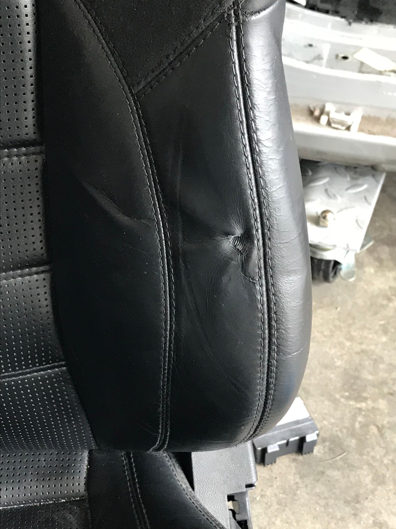 Interior/Upholstery - Mercedes AMG E63 Front Seats Set Black Suede 07 08 09 - Used - 2007 to 2009 Mercedes-Benz E63 AMG - Cincinnati, OH 45211, United States