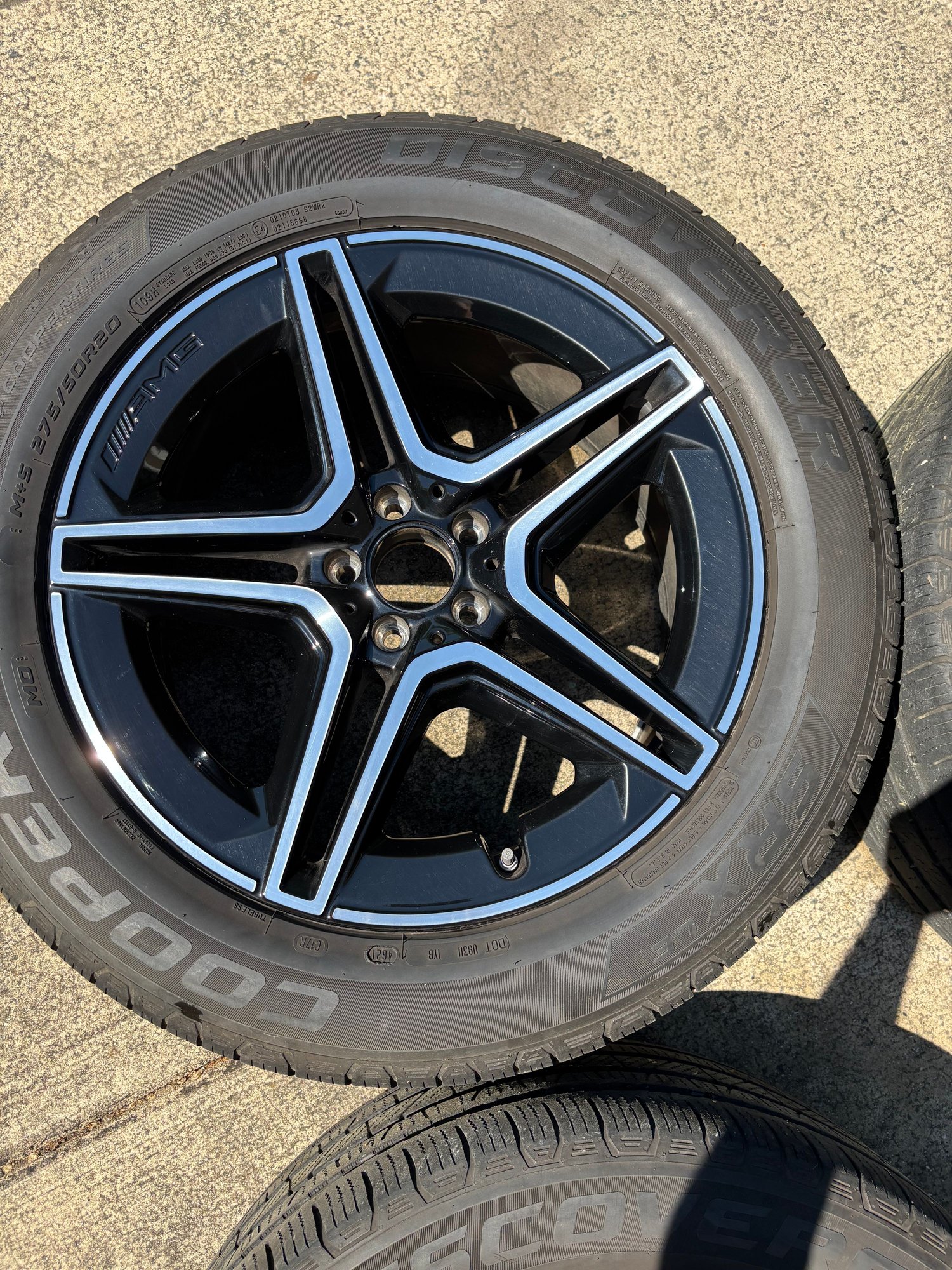 Wheels and Tires/Axles - 5-Spoke AMG Wheels w/ Black Accents 20” - Used - All Years  All Models - Charlotte, NC 28209, United States