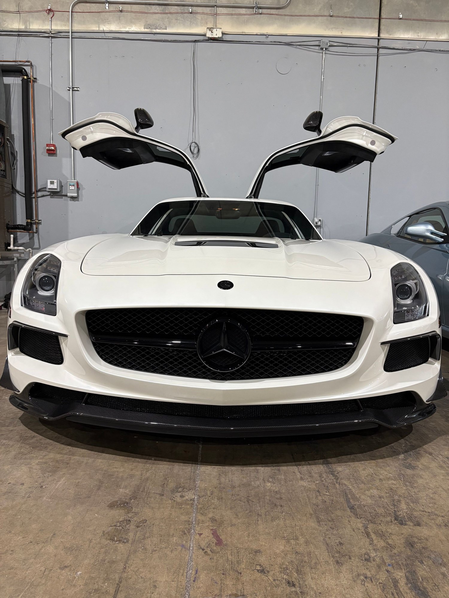 2014 Mercedes-Benz SLS AMG - SLS BLACK SERIES in designo Mystic White with 3655 miles - Used - VIN wddrj7ha6ea010789 - 3,655 Miles - 8 cyl - 2WD - Automatic - Coupe - White - Miami, FL 33143, United States