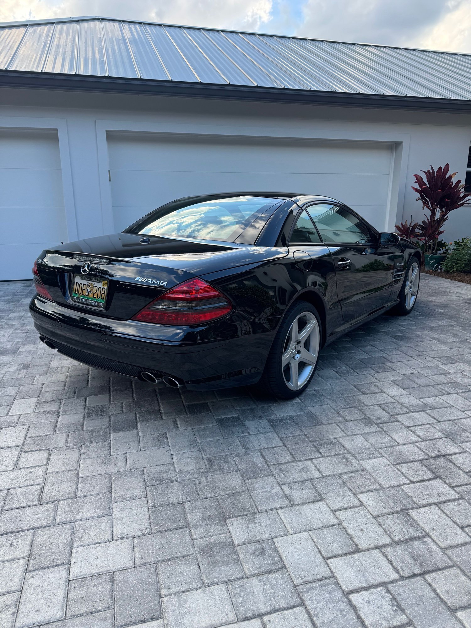 2008 Mercedes-Benz SL55 AMG - Stunning SL55 AMG Needing New Home - Used - VIN WDBSK72FX8F141324 - 63,000 Miles - 8 cyl - 2WD - Automatic - Convertible - Black - Vero Beach/orchid Island, FL 32963, United States