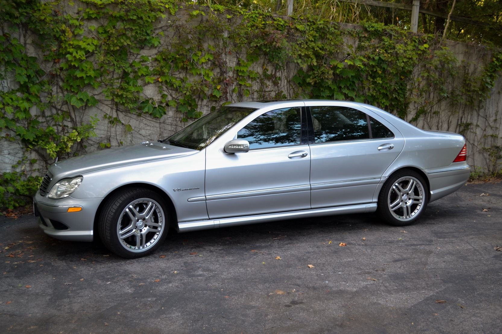 2006 Mercedes-Benz S55 AMG - 2006 S55 AMG in Missouri - Used - VIN WDBNG74J06A462797 - 158,100 Miles - 8 cyl - 2WD - Automatic - Sedan - Silver - St. Louis, MO 63105, United States