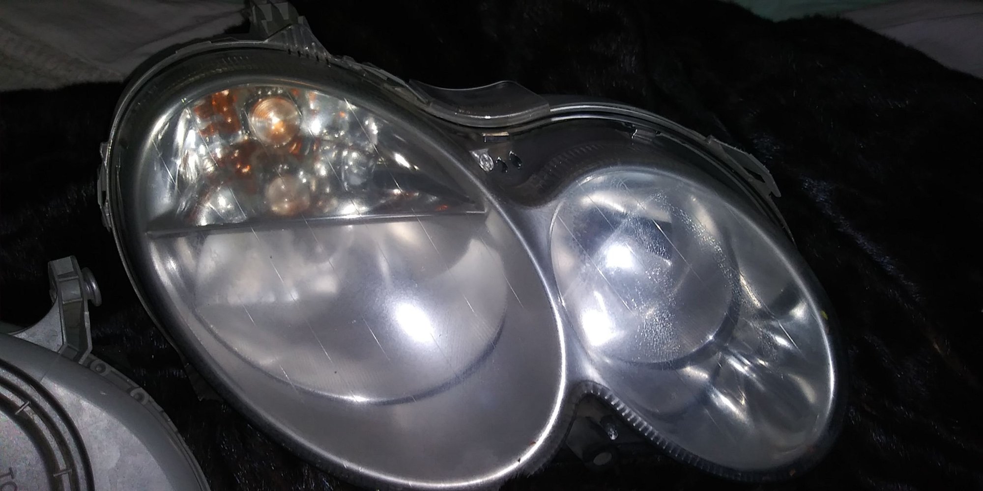 Lights - W 209 2008 factory headlight assembly for clk350 both left and. Right - Used - 2006 to 2009 Mercedes-Benz CLK350 - Desert Hot Springs, CA 92241, United States