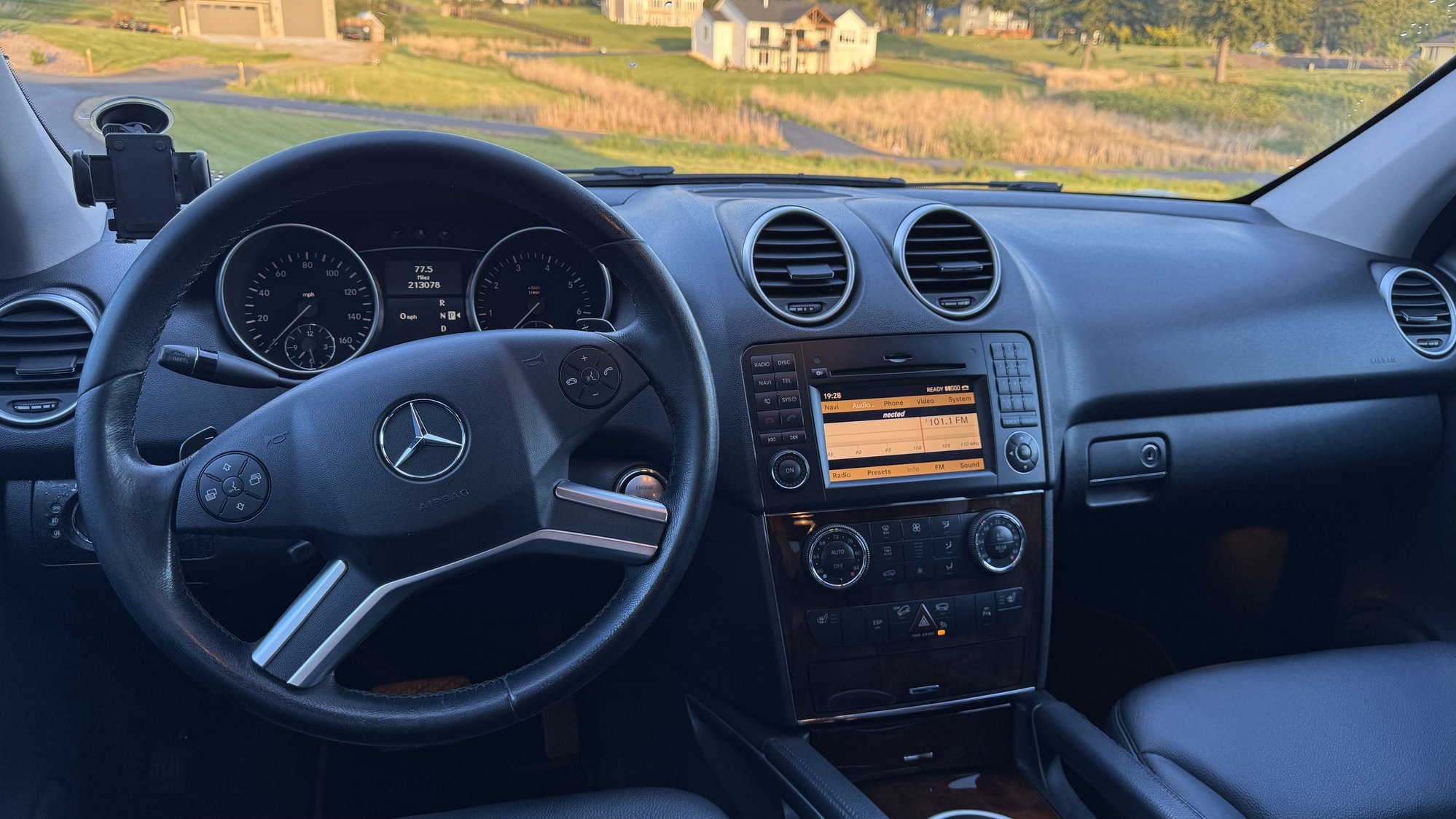 2009 Mercedes-Benz ML550 - Mercedes-Benz ML550 w/AMG Sport Package - Used - VIN 4JGBB72E29A480825 - 213,078 Miles - 8 cyl - AWD - Automatic - SUV - Black - Woodland, WA 98674, United States