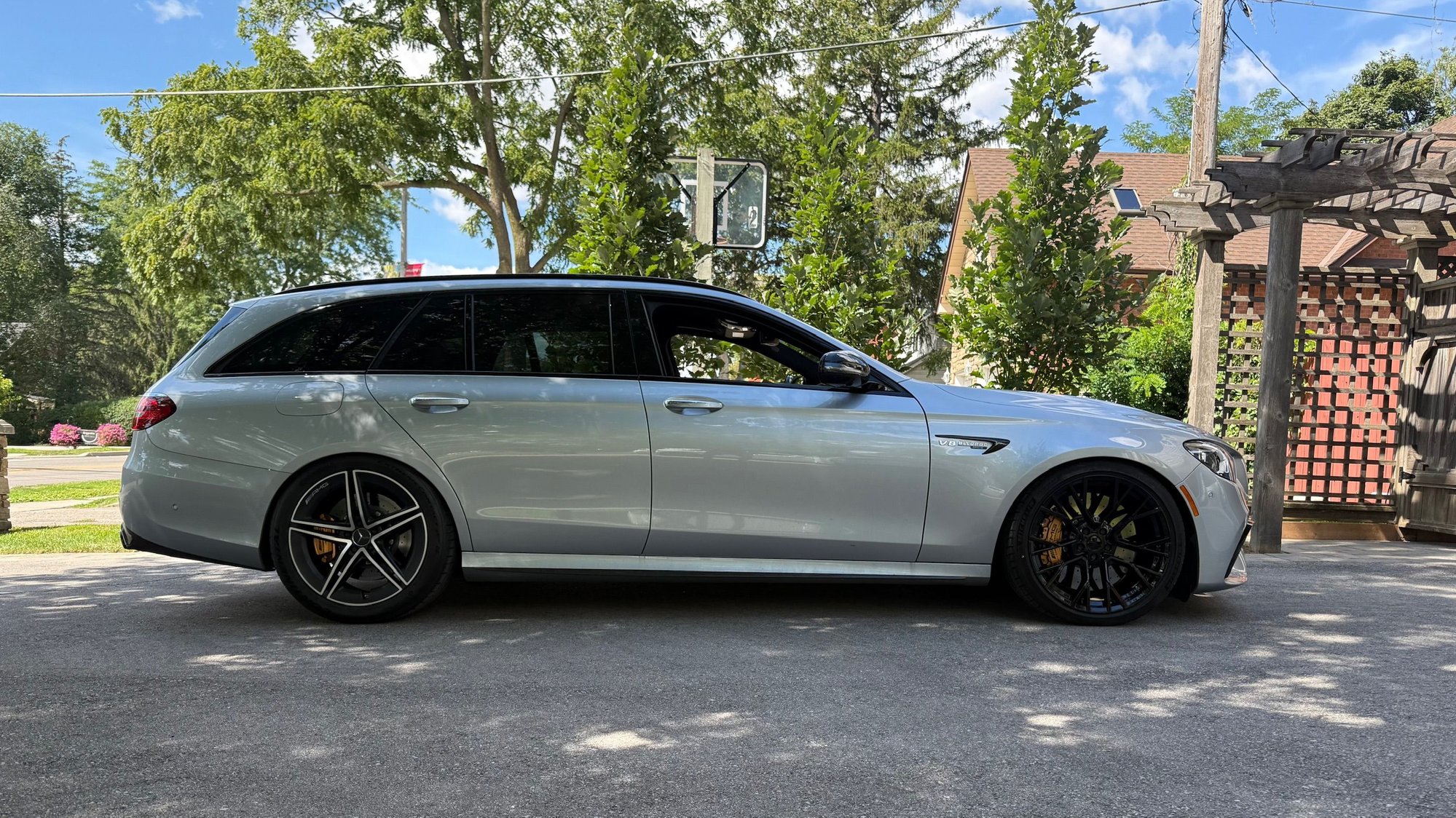 That cheap black rim has me thinking. Hmmm.
