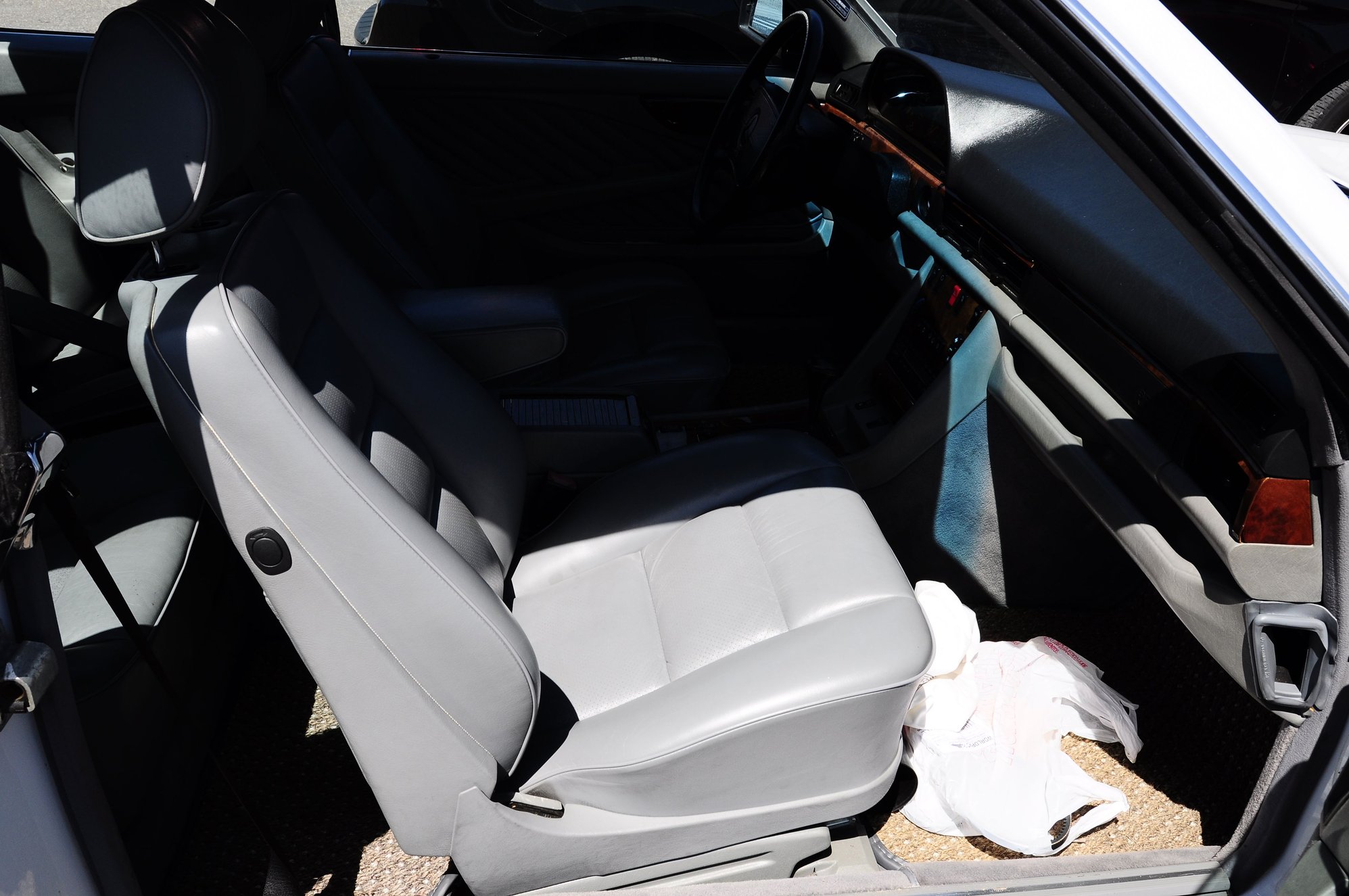 1991 Mercedes-Benz 560SEC - 1991 Mercedes Benz 560SEC only 91k miles 560 SEC - $19250 - Used - VIN WDBCA45E3MA580073 - 91,000 Miles - 8 cyl - 2WD - Automatic - Coupe - White - Lakeland, FL 33813, United States