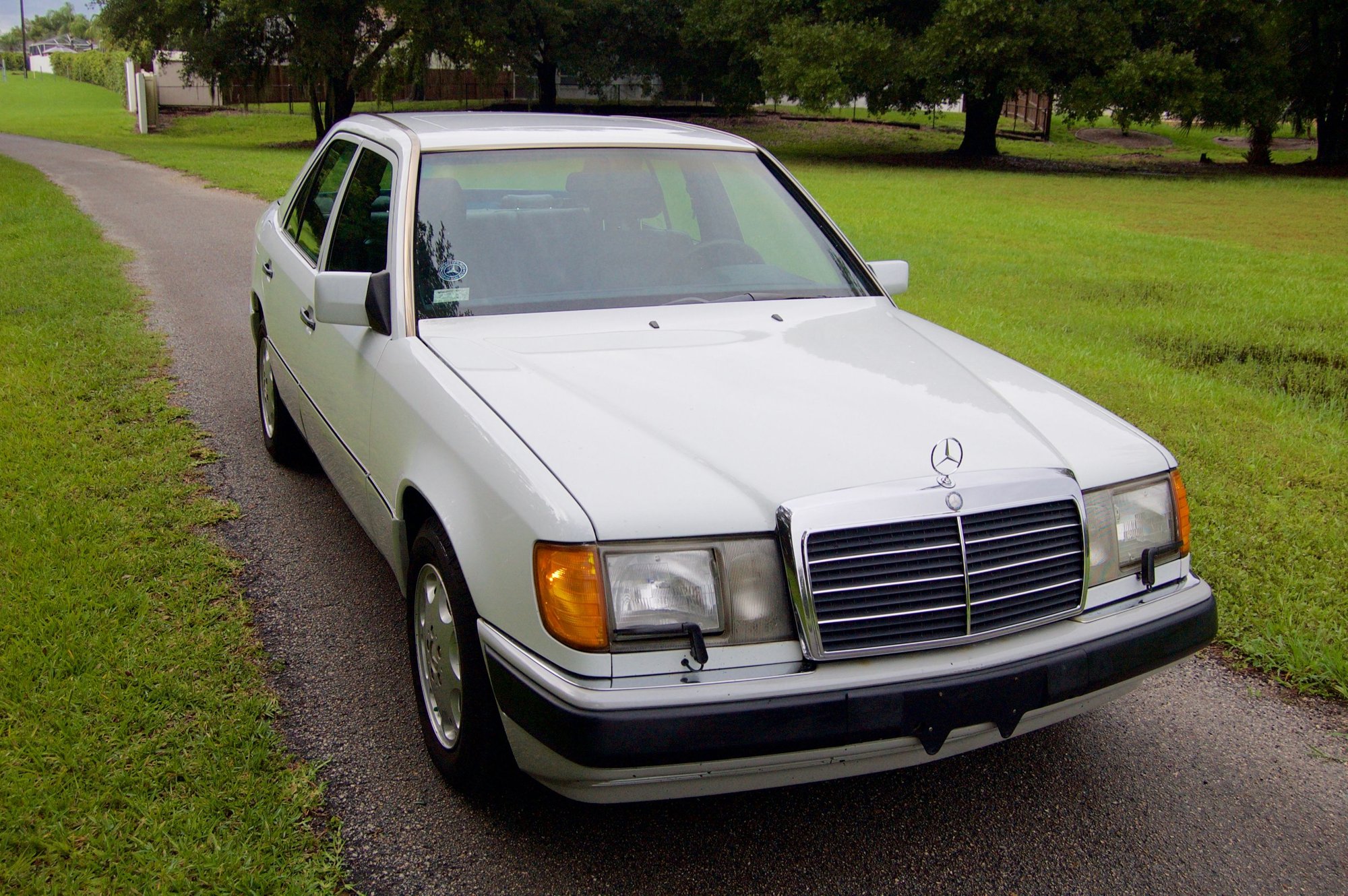 1993 Mercedes-Benz 400E - 1993 W124 400E For Sale/Trade - Used - VIN WDBEA34E0PB816150 - 273,000 Miles - 8 cyl - 2WD - Automatic - Sedan - White - Tampa, FL 33596, United States