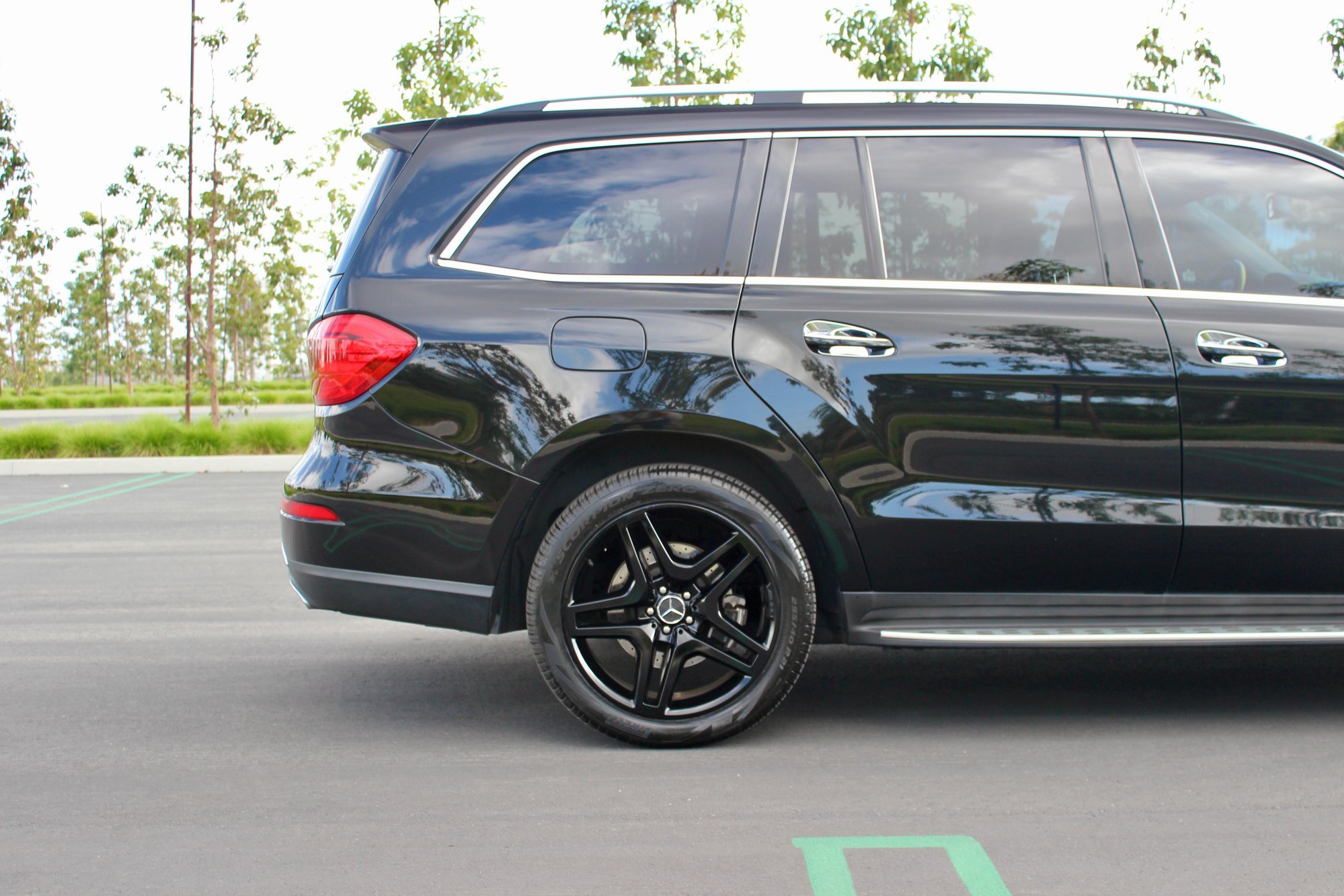 2013 Mercedes-Benz GL450 - 2013 Mercedes-Benz GL450 4Matic - Used - VIN 4JGDF7CE9DA151902 - 103,000 Miles - 8 cyl - 4WD - Automatic - SUV - Black - Irvine, CA 92606, United States