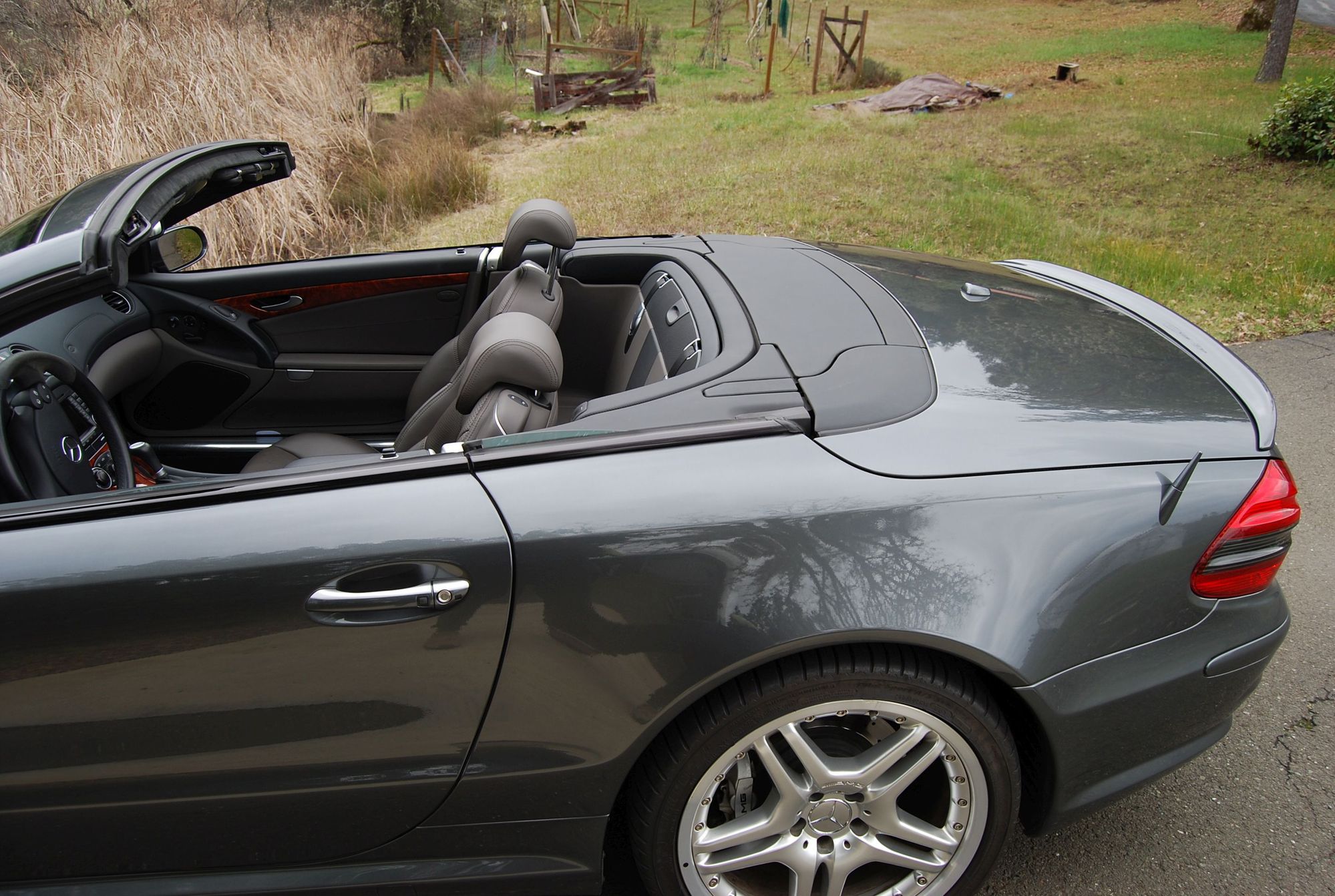 2007 Mercedes-Benz SL55 AMG - SL55 amg creampuff with prized 030 performance pack and full warranty - Used - VIN WDBSK72FX7F128832 - 27,500 Miles - 8 cyl - 2WD - Automatic - Coupe - Gray - Willits, CA 95490, United States