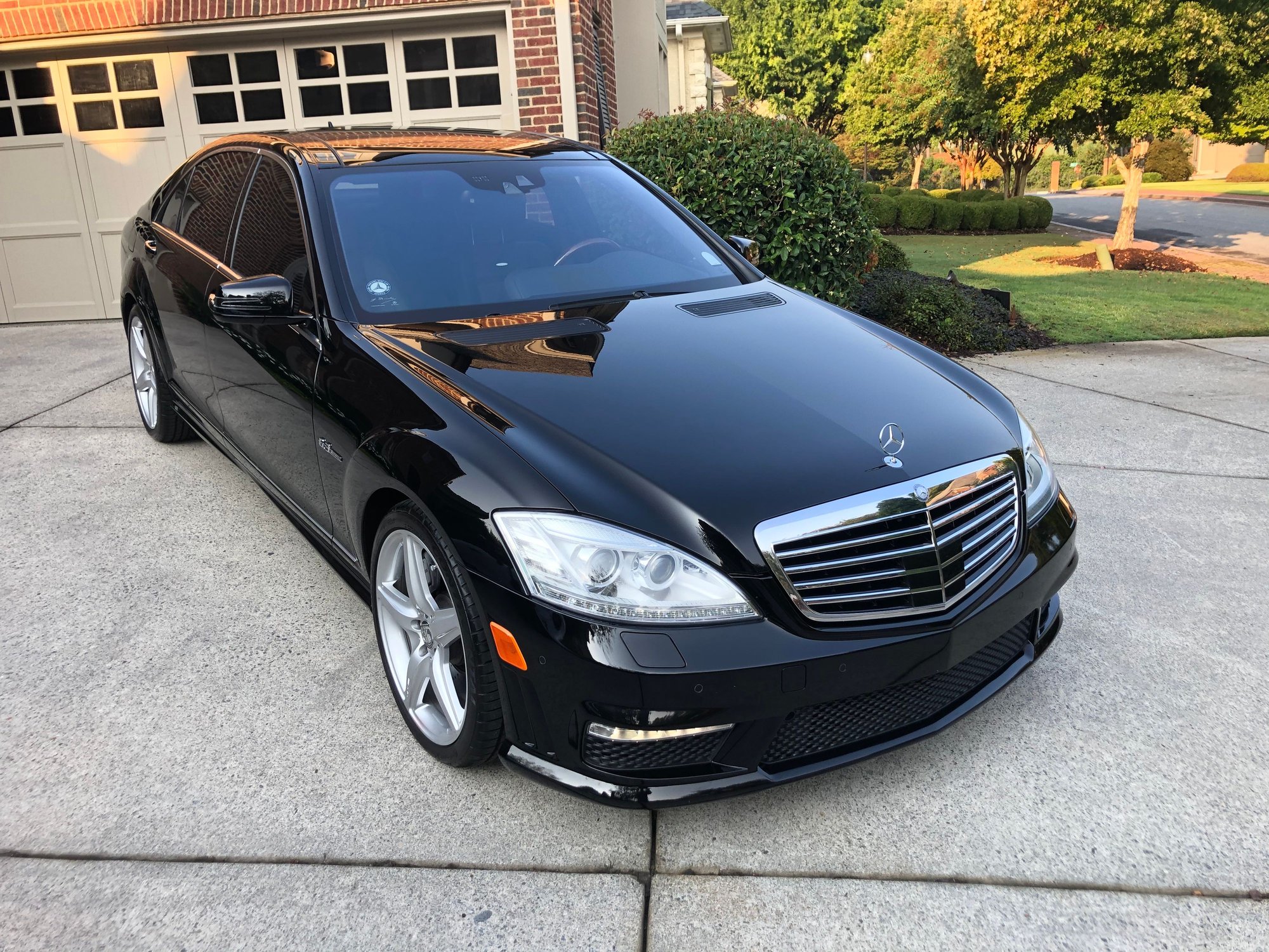 2010 Mercedes-Benz S63 AMG - 2010 Mercedes Benz S63 - Used - VIN WDDNG7HB1AA304052 - 39,228 Miles - 8 cyl - 2WD - Automatic - Black - Kennesaw, GA 30152, United States