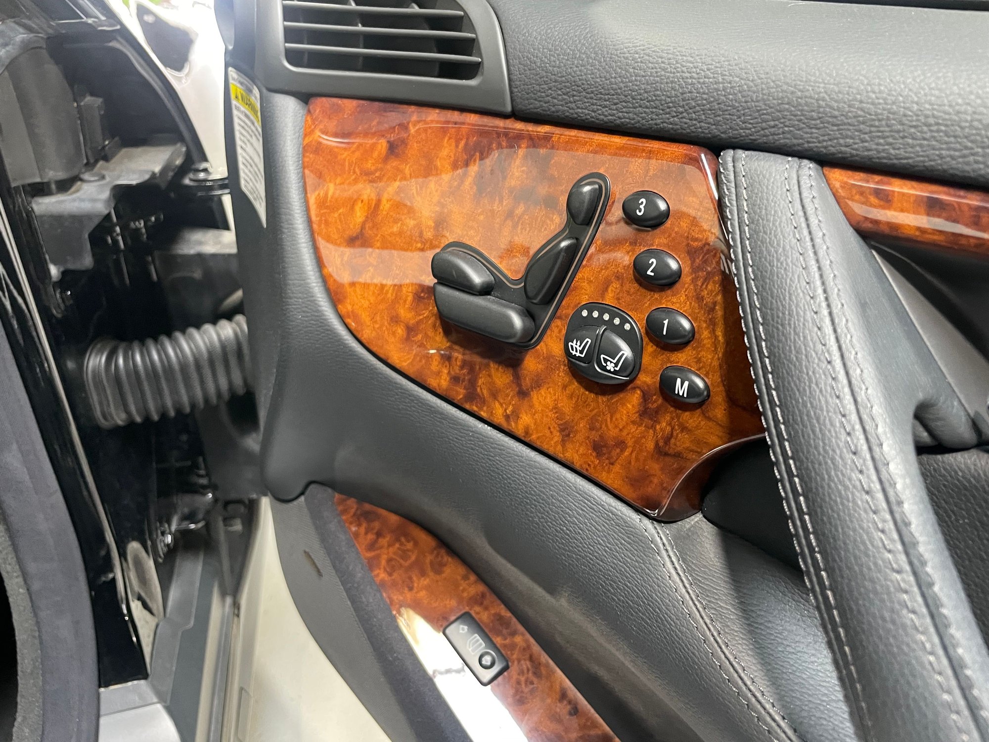 2003 Mercedes-Benz CL55 AMG - For Sale : 2003 Mercedes BENZ CL55 AMG - 48K miles - Used - VIN WDBPJ74J33A038178 - 8 cyl - 2WD - Automatic - Coupe - Black - Justin, TX 76247, United States