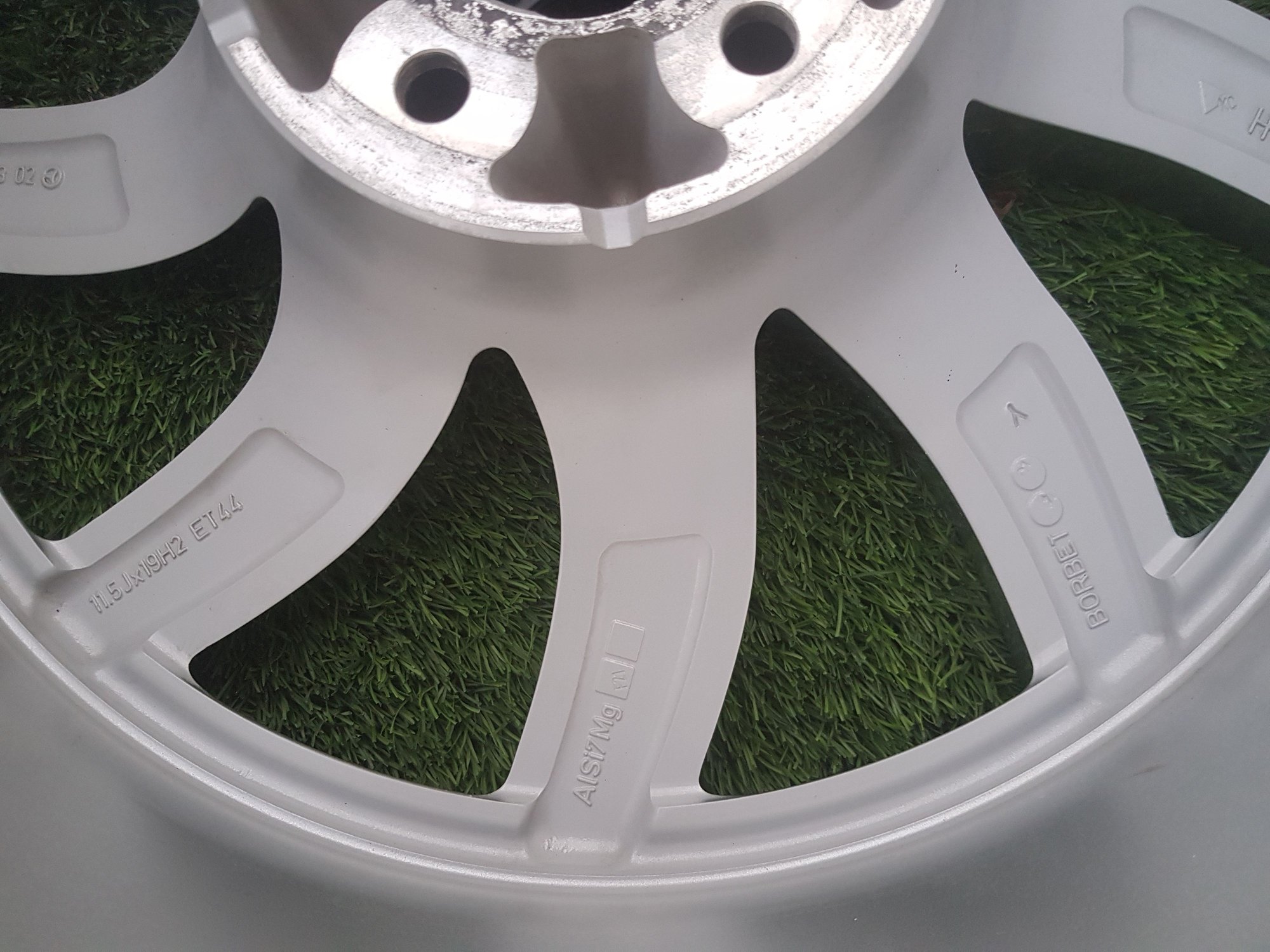 Wheels and Tires/Axles - SLR McLaren wheels for sale (original) - Used - 2005 to 2011 Mercedes-Benz SLR McLaren - Dubai, United Arab Emirates