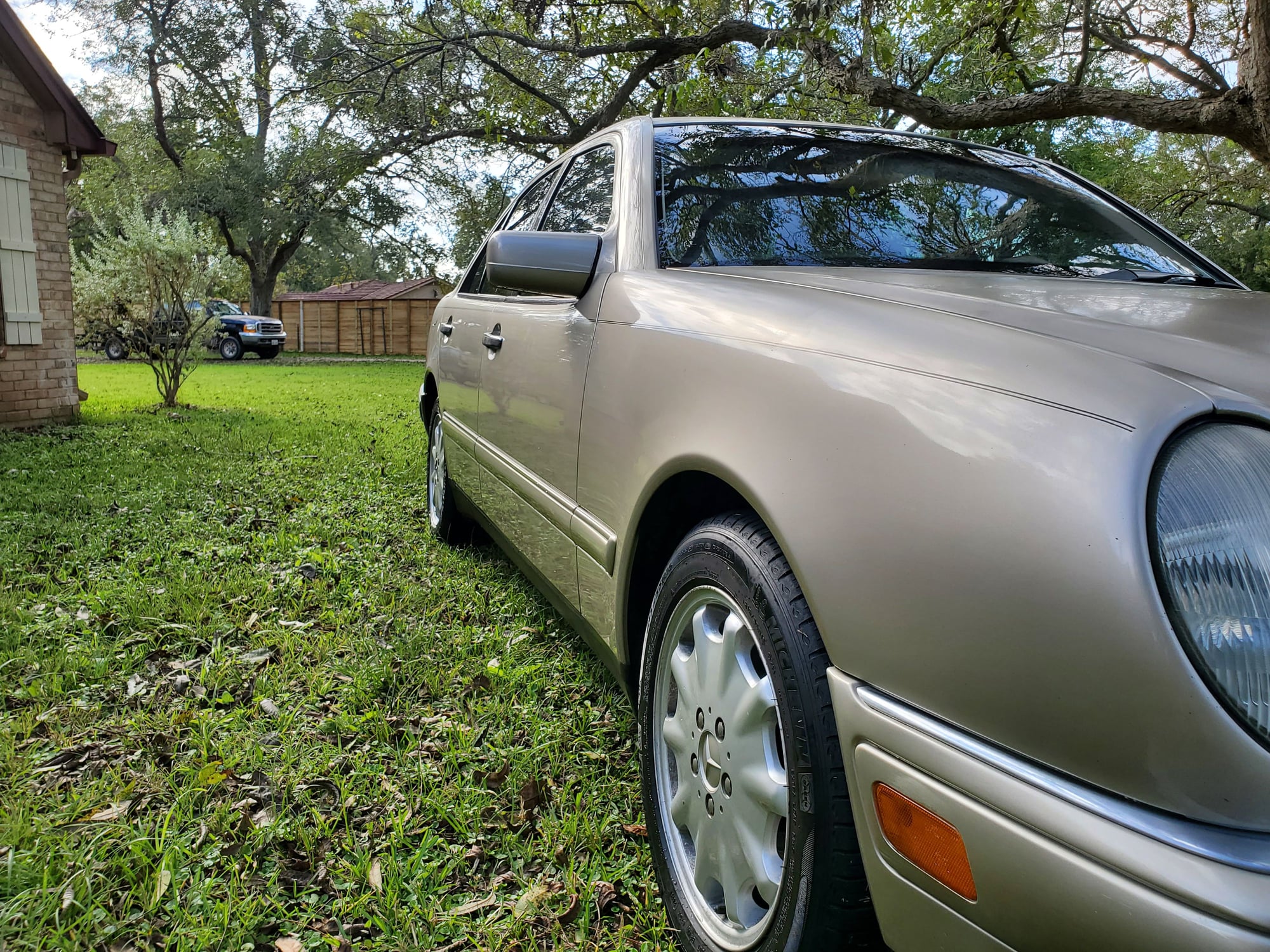 1999 Mercedes-Benz E300 - 1999 Mercedes Benz E300TD - Used - VIN Wdbjf25h9xa937168 - 123,850 Miles - 6 cyl - 2WD - Automatic - Sedan - Beige - Sugarland, TX 77479, United States