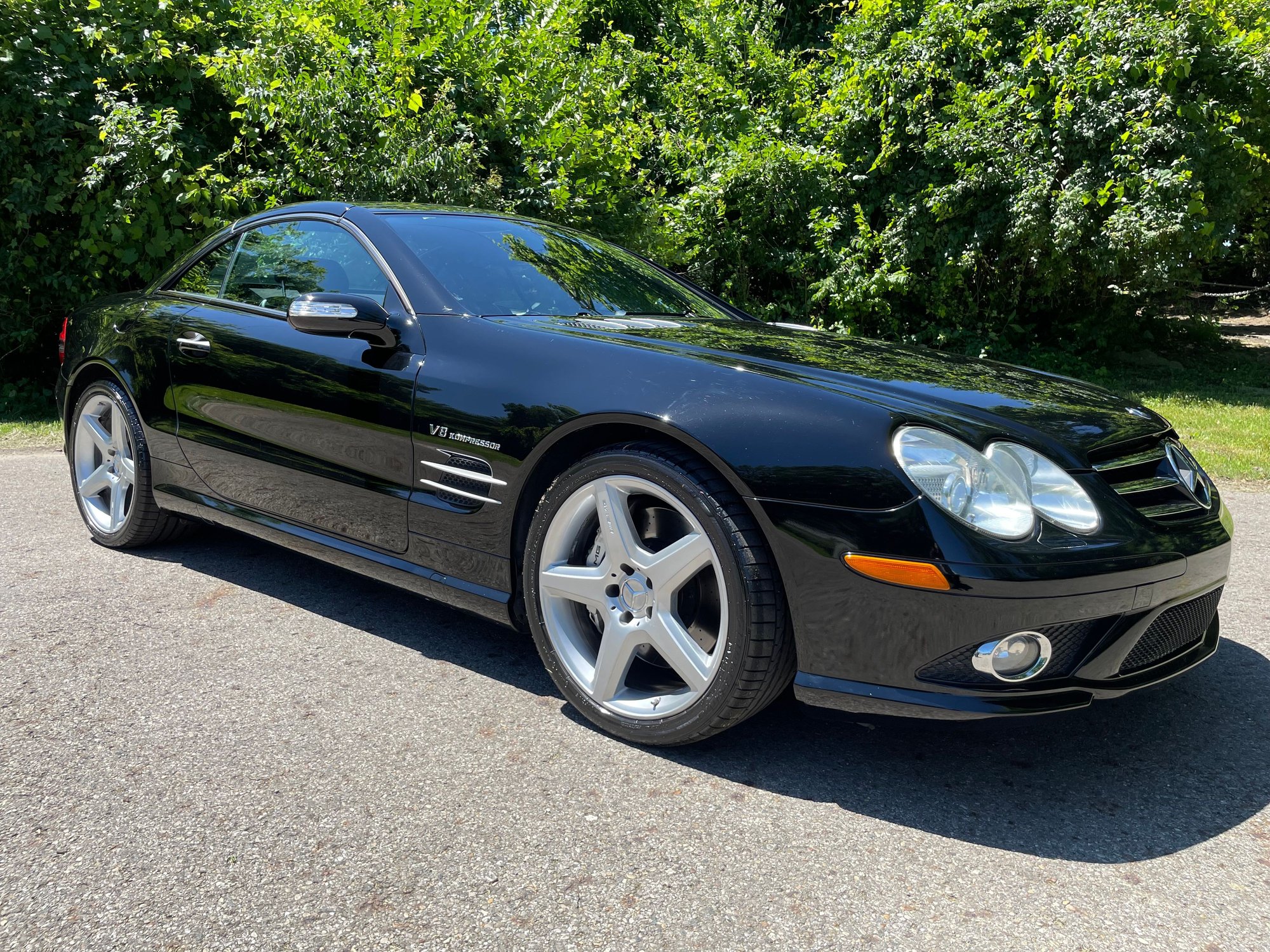 2007 Mercedes-Benz SL55 AMG - 2007 MERCEDES AMG SL55 $25K - Used - VIN WDBSK72F77F125175 - 93,727 Miles - 8 cyl - 2WD - Automatic - Convertible - Black - Columbus, OH 43219, United States