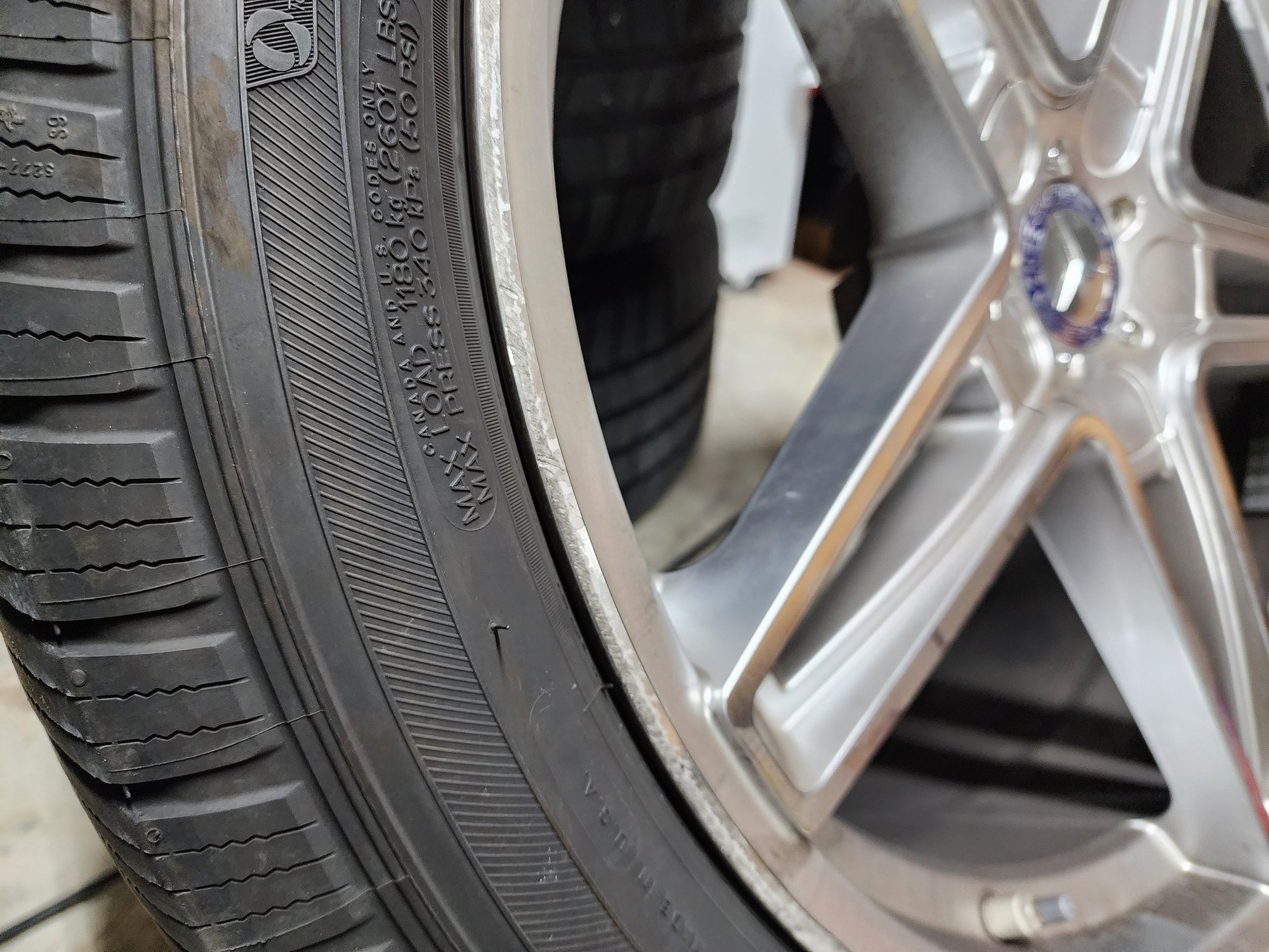 Wheels and Tires/Axles - 22 x 10.5" CEC 881 Wheels 5x130 +25ET with 305/40R22 - Used - 1980 to 2024 Mercedes-Benz G-Class - Belton, MO 64012, United States