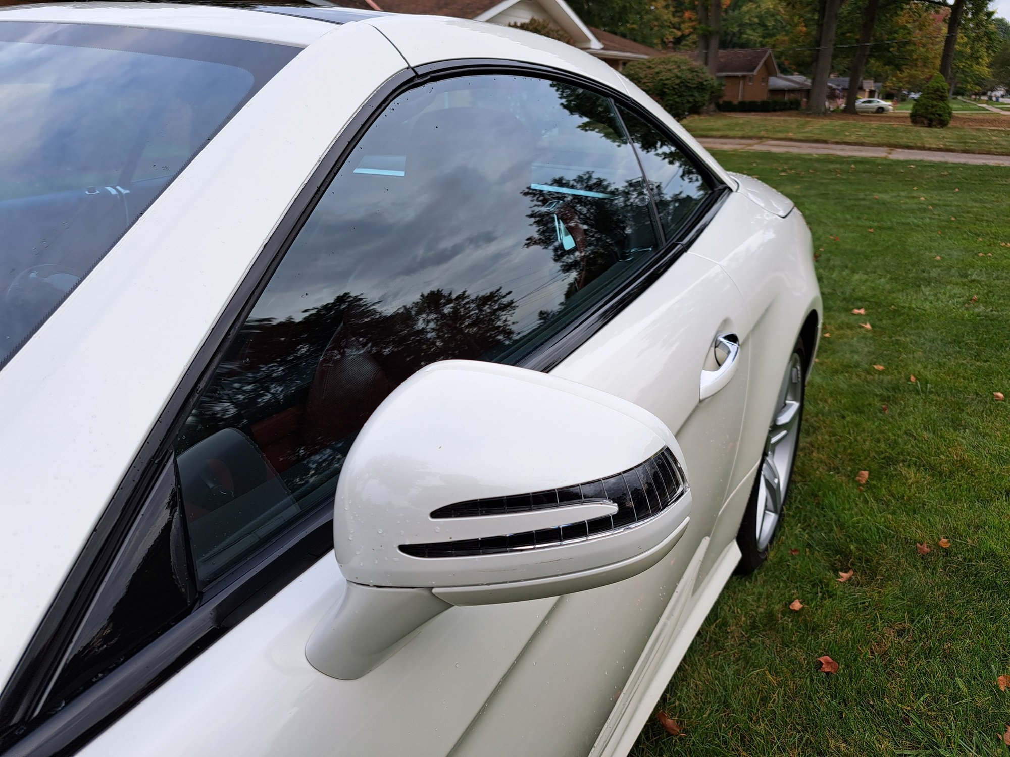 2015 Mercedes-Benz SL550 - Beautiful Diamond White over Red Mercedes SL550 Hard Top Convertible for Sale - Used - VIN WDDJK7DA2FF030977 - 40,750 Miles - 8 cyl - 2WD - Automatic - Convertible - White - North Olmsted, OH 44070, United States