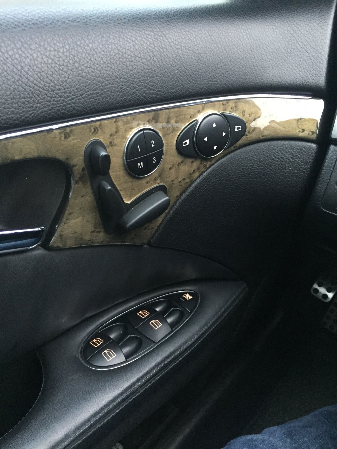 2008 Mercedes-Benz E63 AMG - 2008 Mercedes Benz E63 AMG - Used - VIN WDBUF77X38B226981 - 79,216 Miles - 8 cyl - 2WD - Automatic - Sedan - White - Minnetonka, MN 55345, United States
