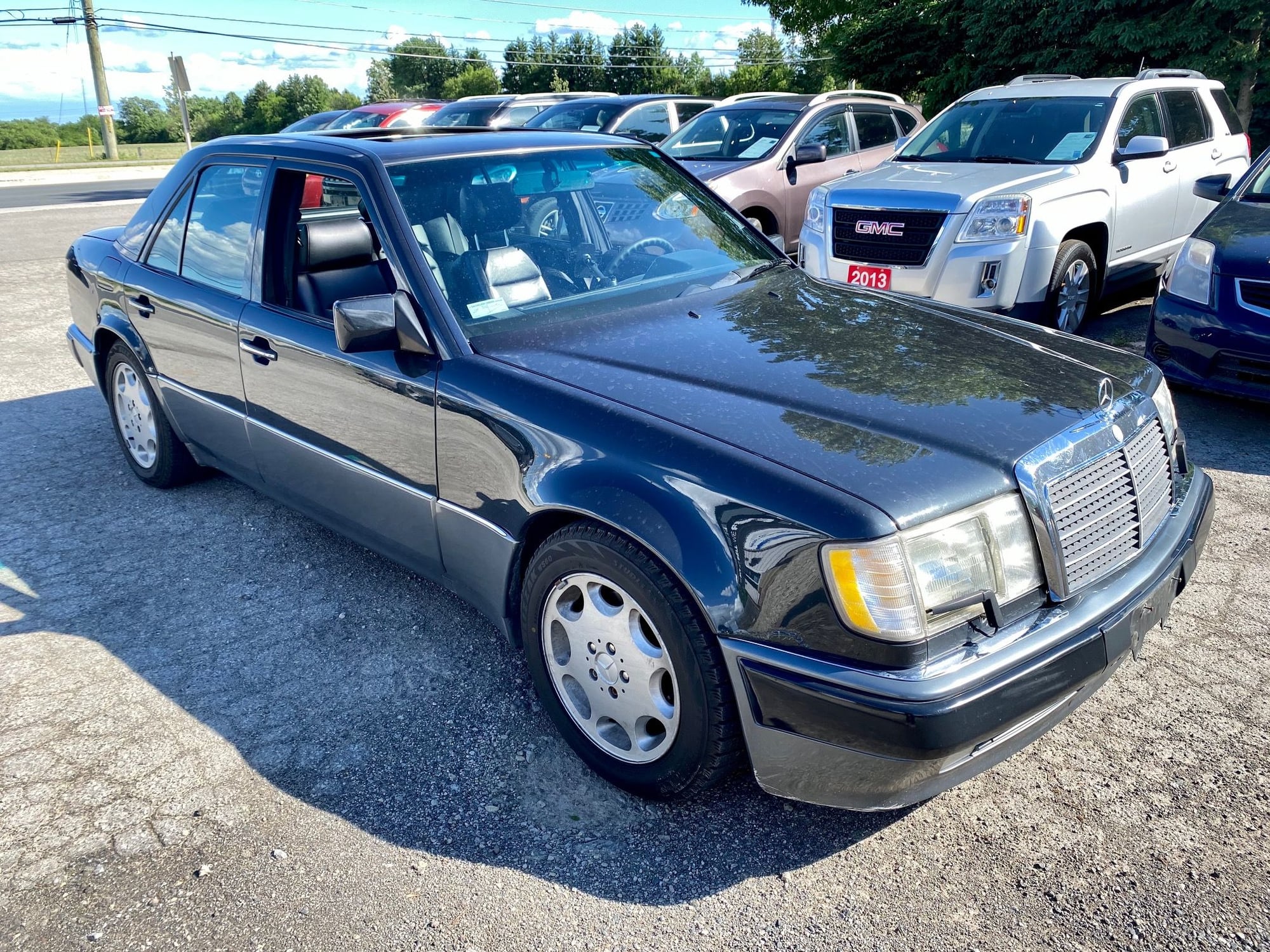 1992 Mercedes-Benz 500E - 1992 Mercedes Benz 500E sedan - Used - VIN WDBEA36E5NB793829 - 164,357 Miles - 8 cyl - 2WD - Automatic - Sedan - Black - Oakville, ON L6M2X3, Canada