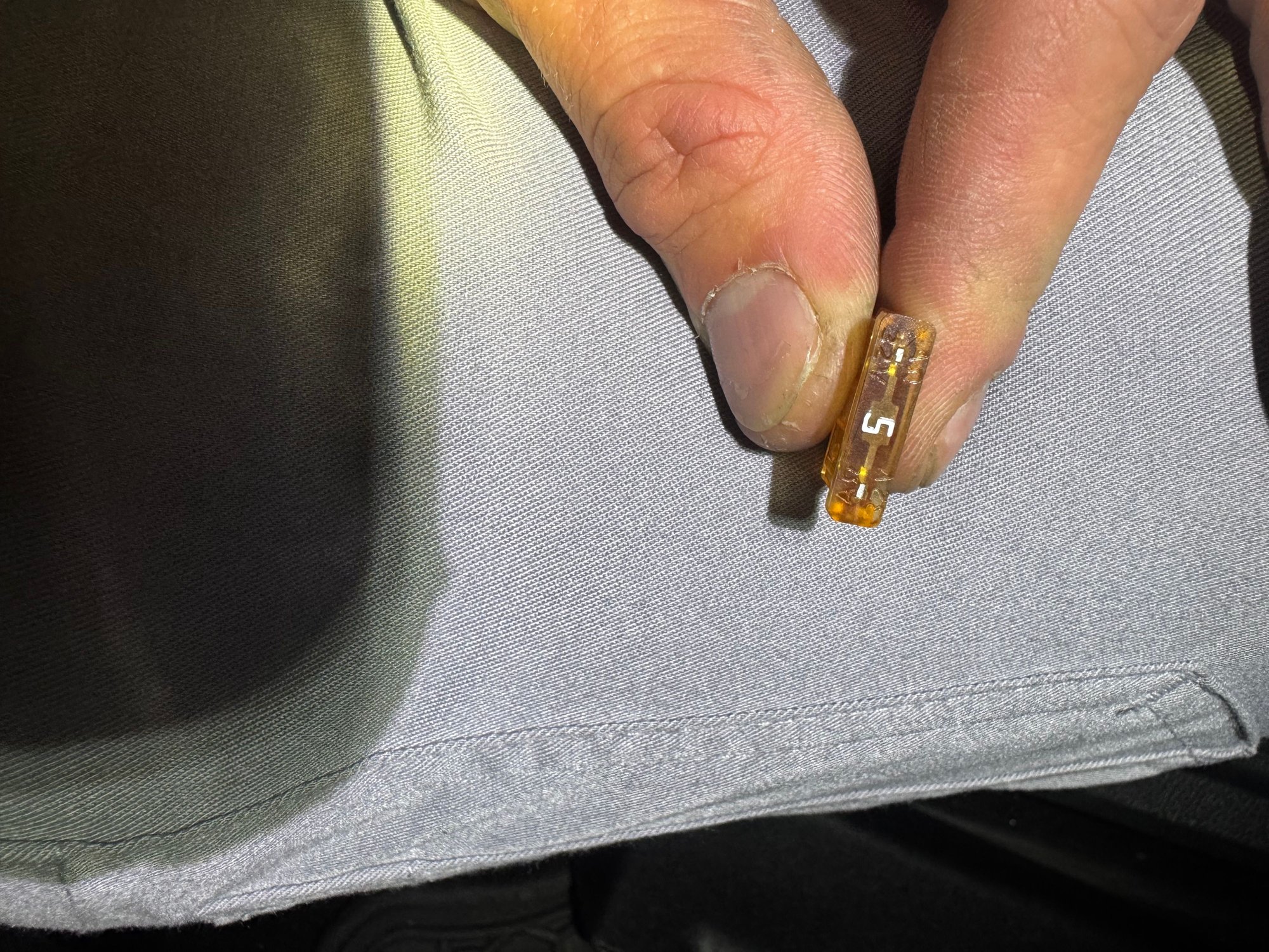 Fuse Connected to auxiliary battery