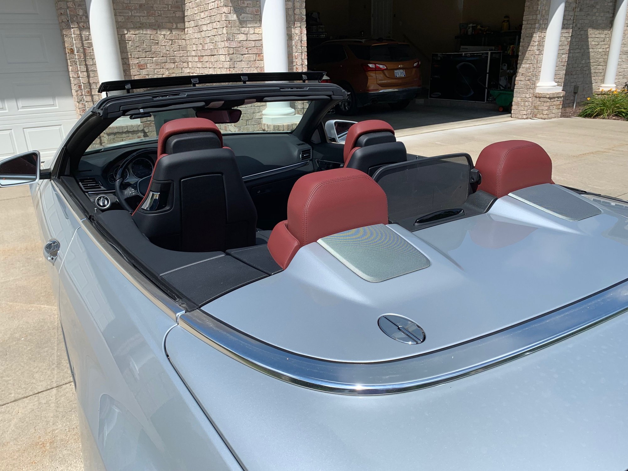 2013 Mercedes-Benz E350 - Cabriolet in Mint Condition - Used - VIN WDDKK5KF1DF193673 - 31,000 Miles - 6 cyl - 2WD - Automatic - Convertible - Silver - Weidman, MI 48893, United States