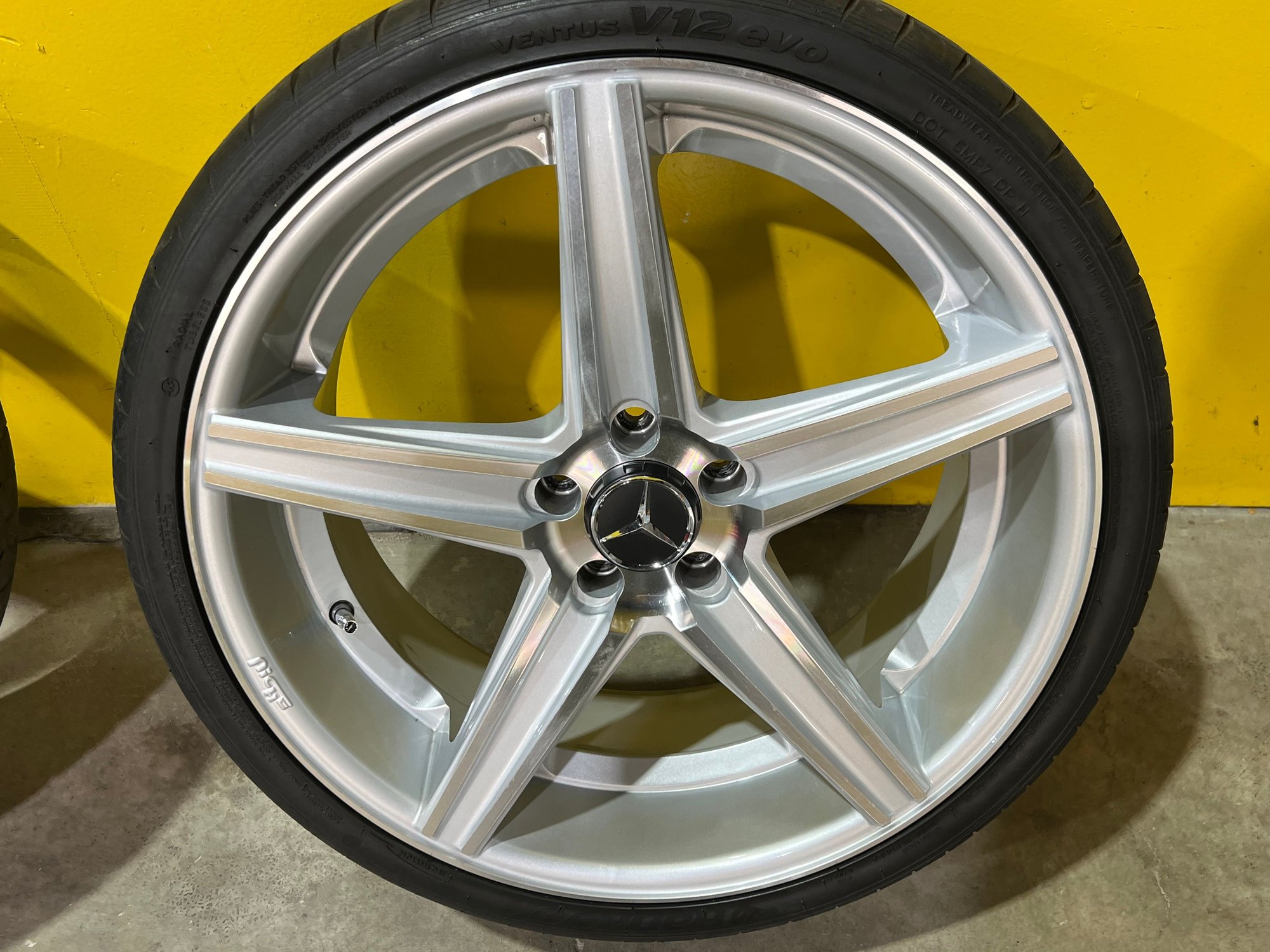 Wheels and Tires/Axles - Mercedes W219 R230 Niche Apex 20x8.5 and 20x10.5 Wheels and Tires - Used - Ny, NY 10101, United States