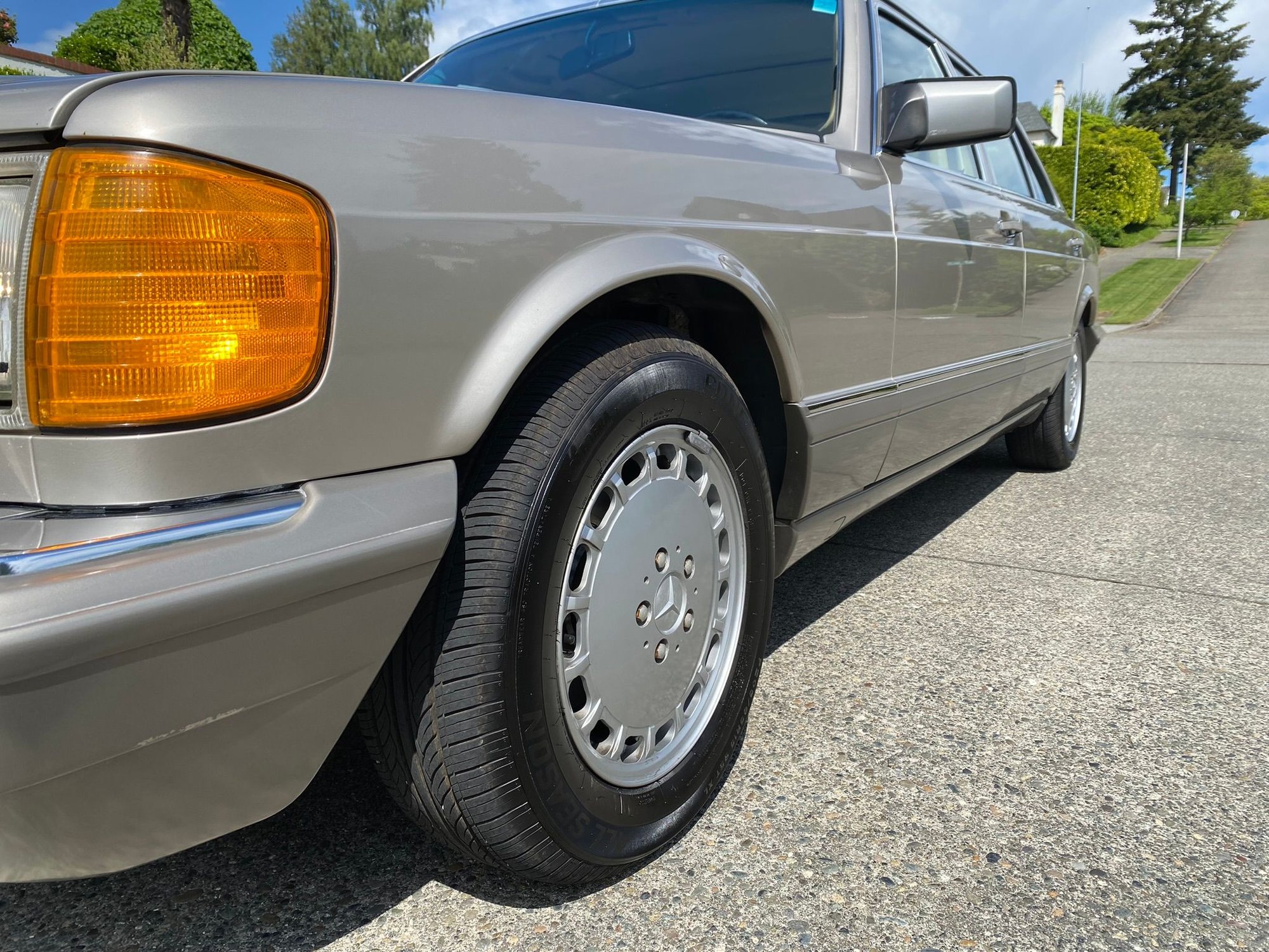 1990 Mercedes-Benz 300SEL - 1990 Mercedes-Benz 300SEL - Used - VIN WDBCA25D6LA519536 - 123,700 Miles - 6 cyl - 2WD - Automatic - Sedan - Silver - Seattle, WA 98199, United States