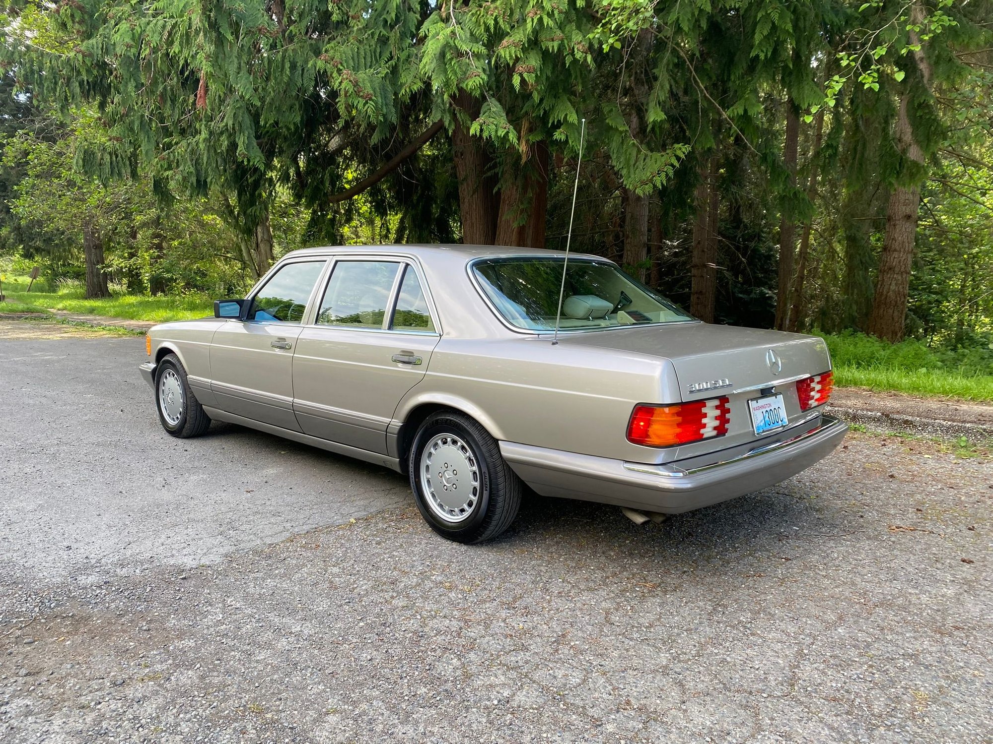 1990 Mercedes-Benz 300SEL - 1990 Mercedes-Benz 300SEL - Used - VIN WDBCA25D6LA519536 - 123,700 Miles - 6 cyl - 2WD - Automatic - Sedan - Silver - Seattle, WA 98199, United States
