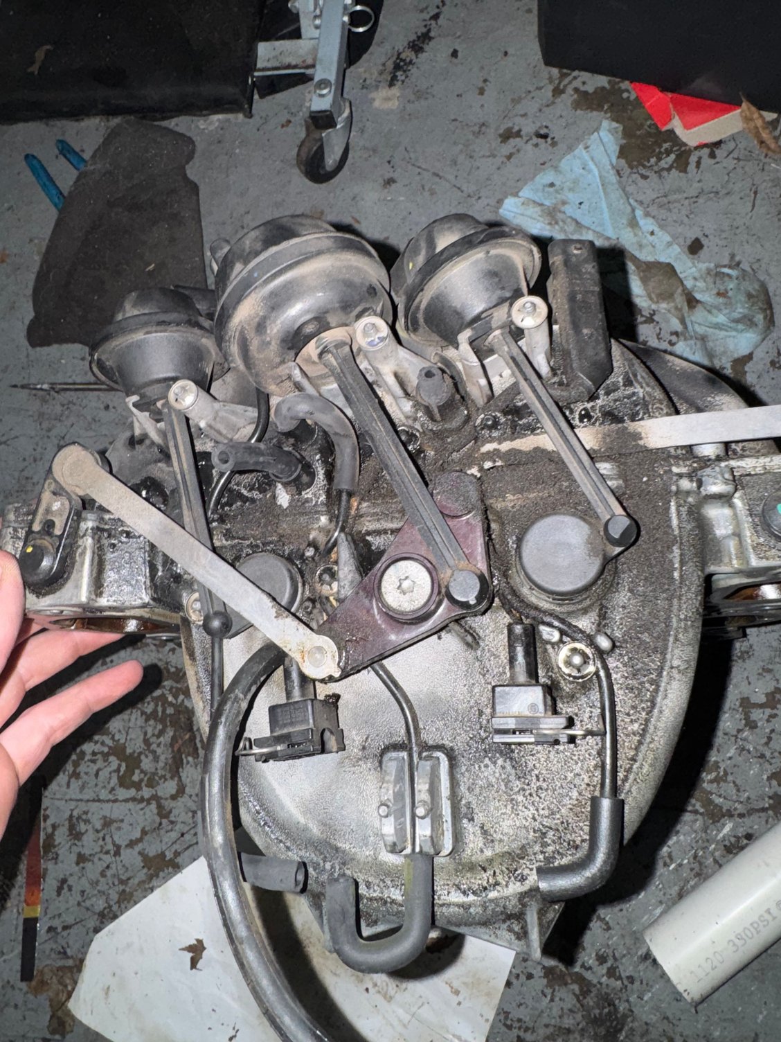 Intact runner assembly (obviously actuators removed)