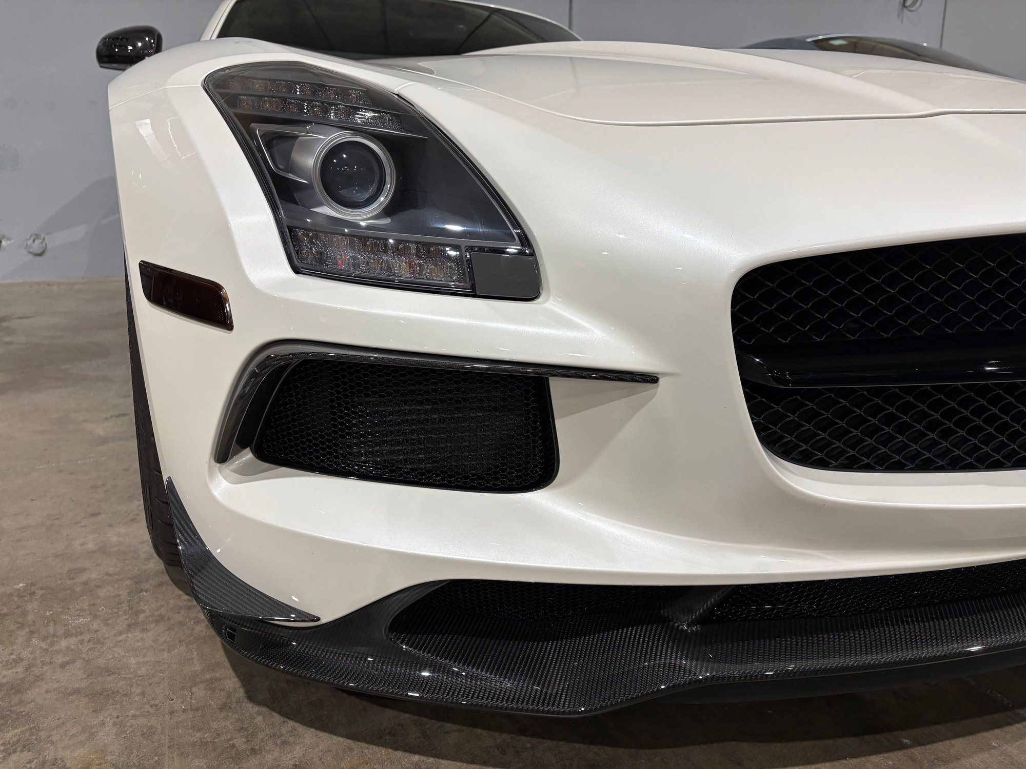 2014 Mercedes-Benz SLS AMG - SLS BLACK SERIES in designo Mystic White with 3655 miles - Used - VIN wddrj7ha6ea010789 - 3,655 Miles - 8 cyl - 2WD - Automatic - Coupe - White - Miami, FL 33143, United States