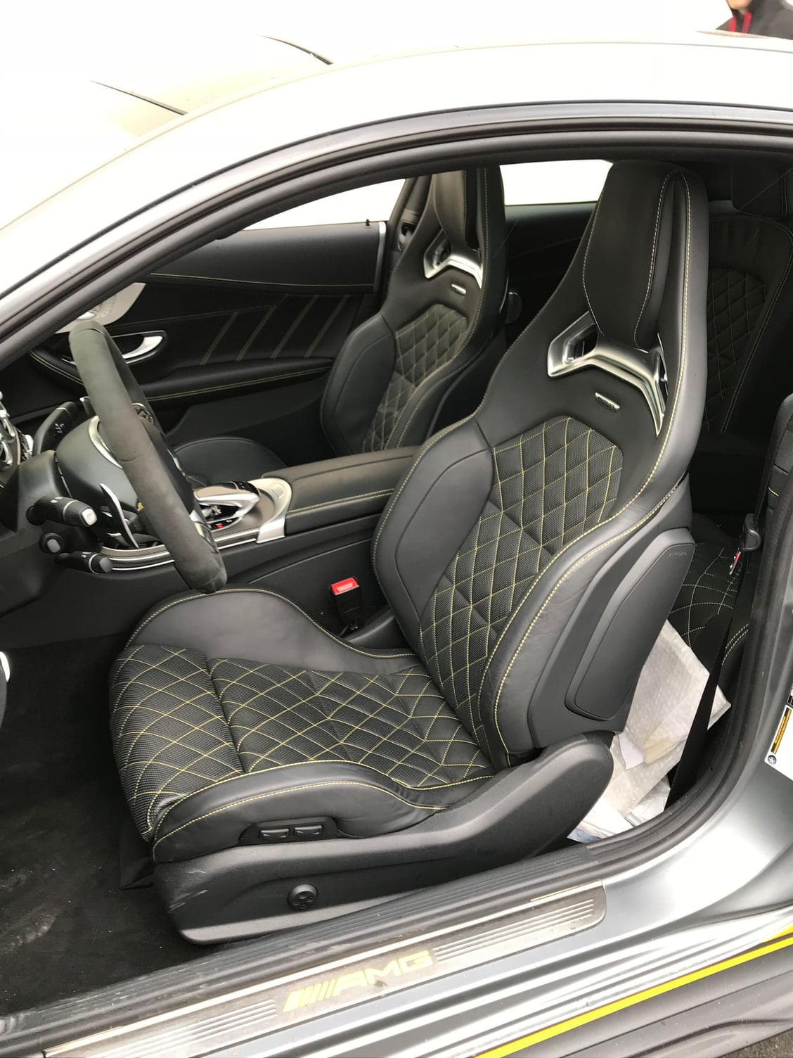 2010 Mercedes-Benz SLK350 - Front and rear seats - Interior/Upholstery - $6,000 - Kent, WA 98032, United States