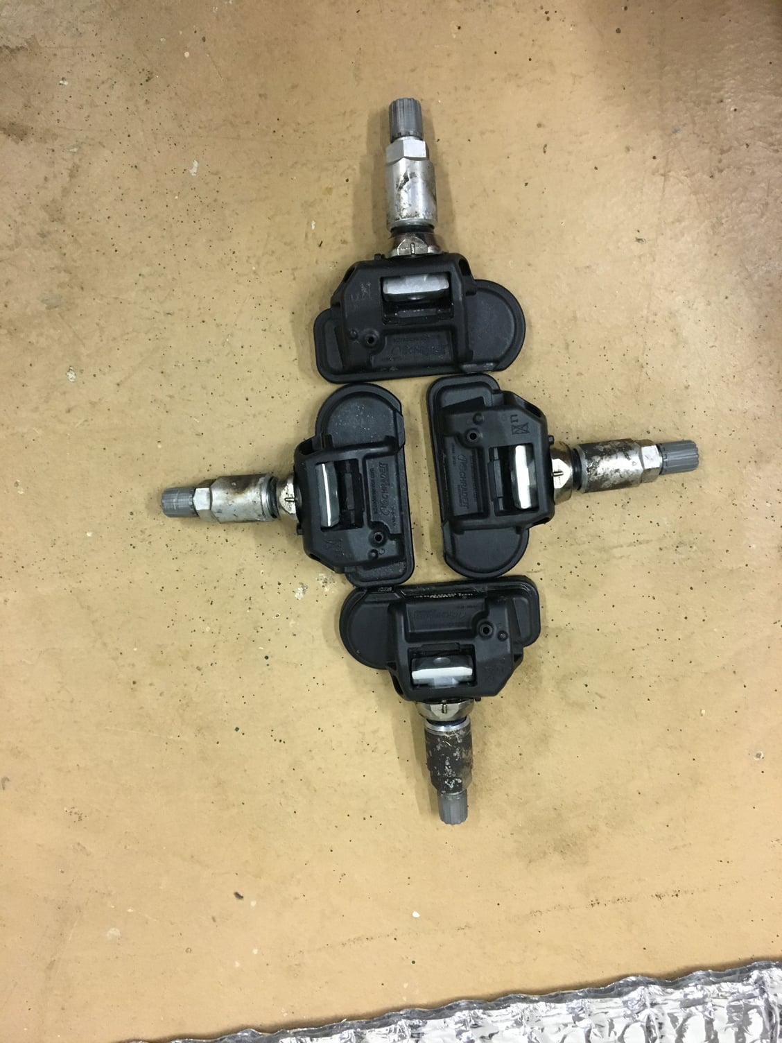 Wheels and Tires/Axles - OEM TPMS Sensors - Mercedes C, GL, GLA, M, ML, S Class - Used - Plymouth, MN 55447, United States