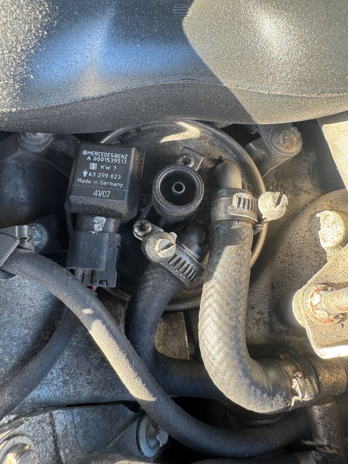 This is the fuel filter on my 2008 ML320 CDI. I am wanting to order one of FCP Euro. They have multiple ones listed. I would also like to change the fuel lines to it. I see they also have it as a kit. Do I stick with MB or is Mann okay as well? 