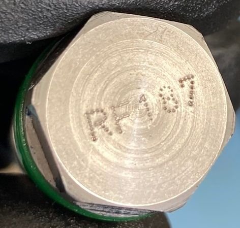 2008 SL55 AMG Front Axle Valve Unit - smaller threaded plug - top profile with stamped identifier