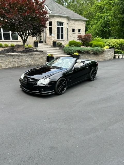 2005 Mercedes-Benz SL55 AMG - ** 2005 Mercedes-Benz SL55 AMG - 43K MILES - UPGRADES - PANO - KEYLESS GO ** - Used - VIN WDBSK74F25F090961 - 43,236 Miles - Wildwood, MO 63038, United States
