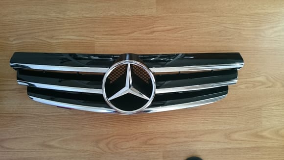 W209 3 slat grill