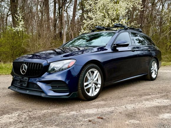 I've always liked the wagon, and especially the 2017-2022 S213 body line. So when I found a 2018 Luna Blue with beige interior, burled walnut dash, AMG wooden steering wheel, the AMG sport package, basically all the bells and whistle I wanted, I bought it on the spot. last March.
