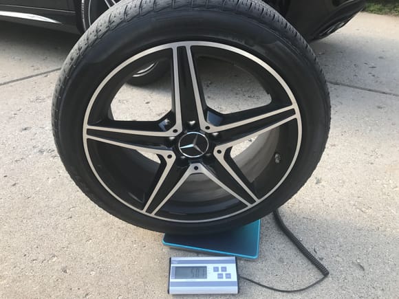 w205 18" amg oem front weight with run flat Pirelli 225/45/18