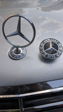 Swapped Star Hood Ornament for Flat Decal (Black/Silver)