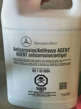 This is the coolant i got from my local Mercedes dealer. Not bad at all in terms of price, only $30 CAD. And it a 50/50 mix, that mean you can get 8L out of it 